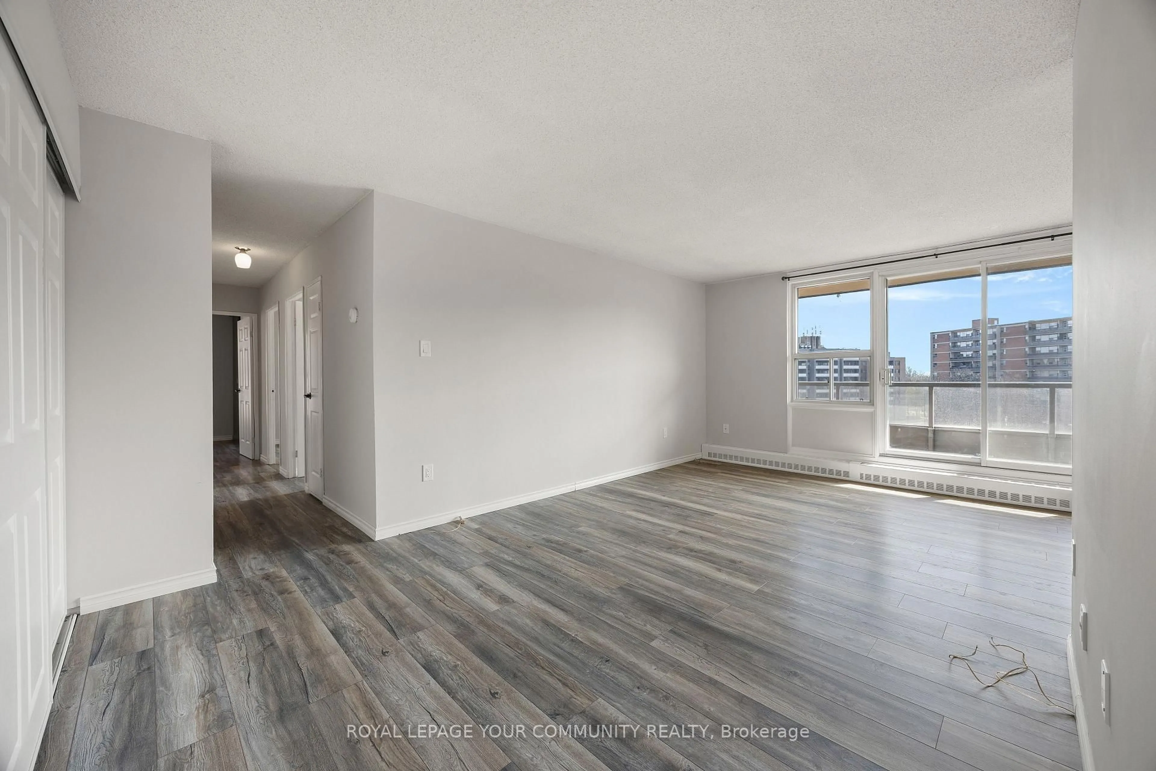 A pic of a room for 1966 Main St #808, Hamilton Ontario L8S 1J6