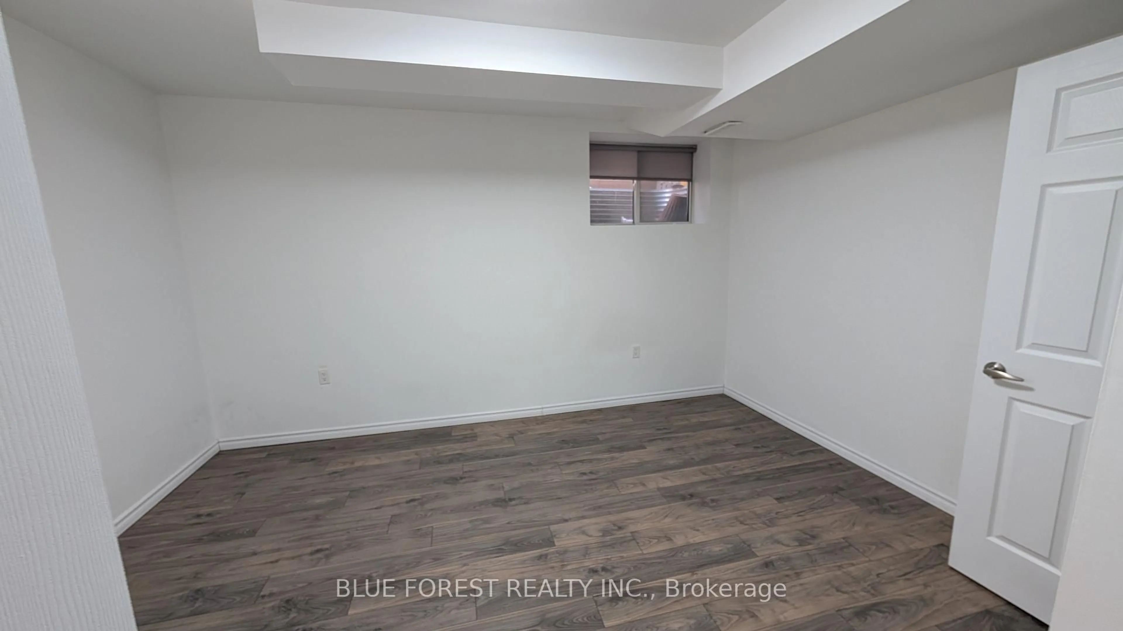 A pic of a room for 2023 Westwick Walk, London South Ontario N6P 0A2