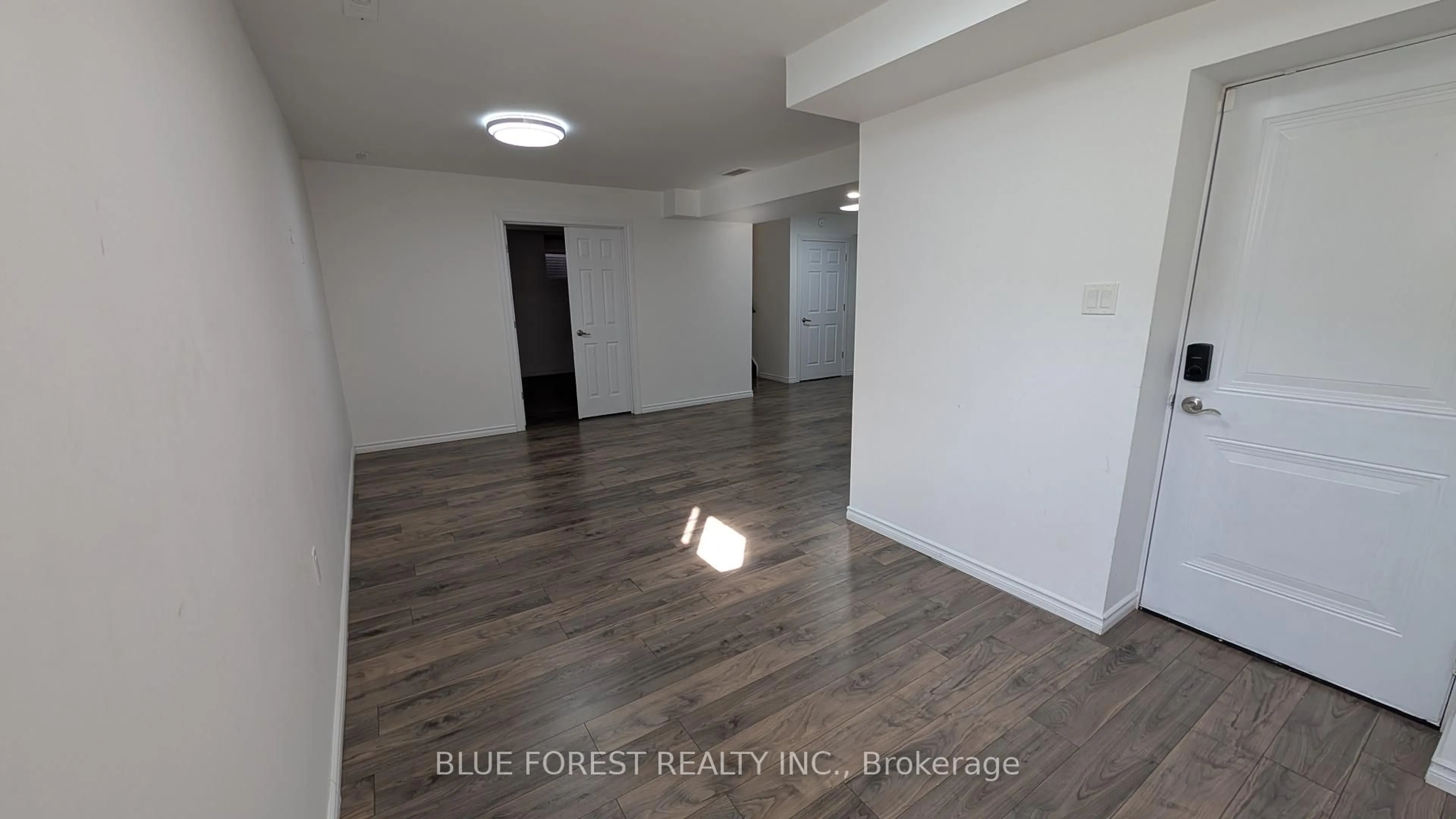 A pic of a room for 2023 Westwick Walk, London South Ontario N6P 0A2