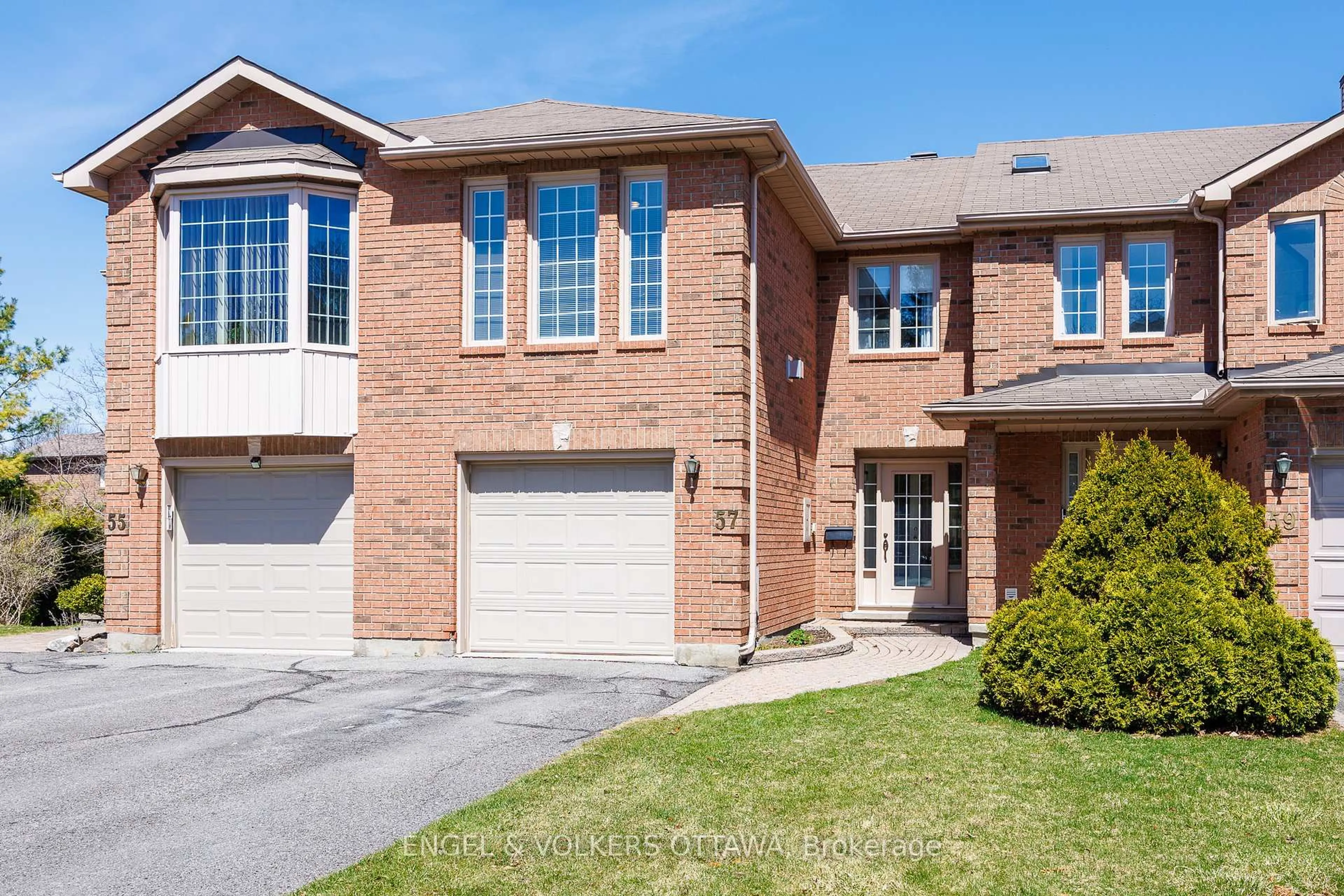 Home with brick exterior material, street for 57 Hodgson Crt, Ottawa Ontario K2K 2T4