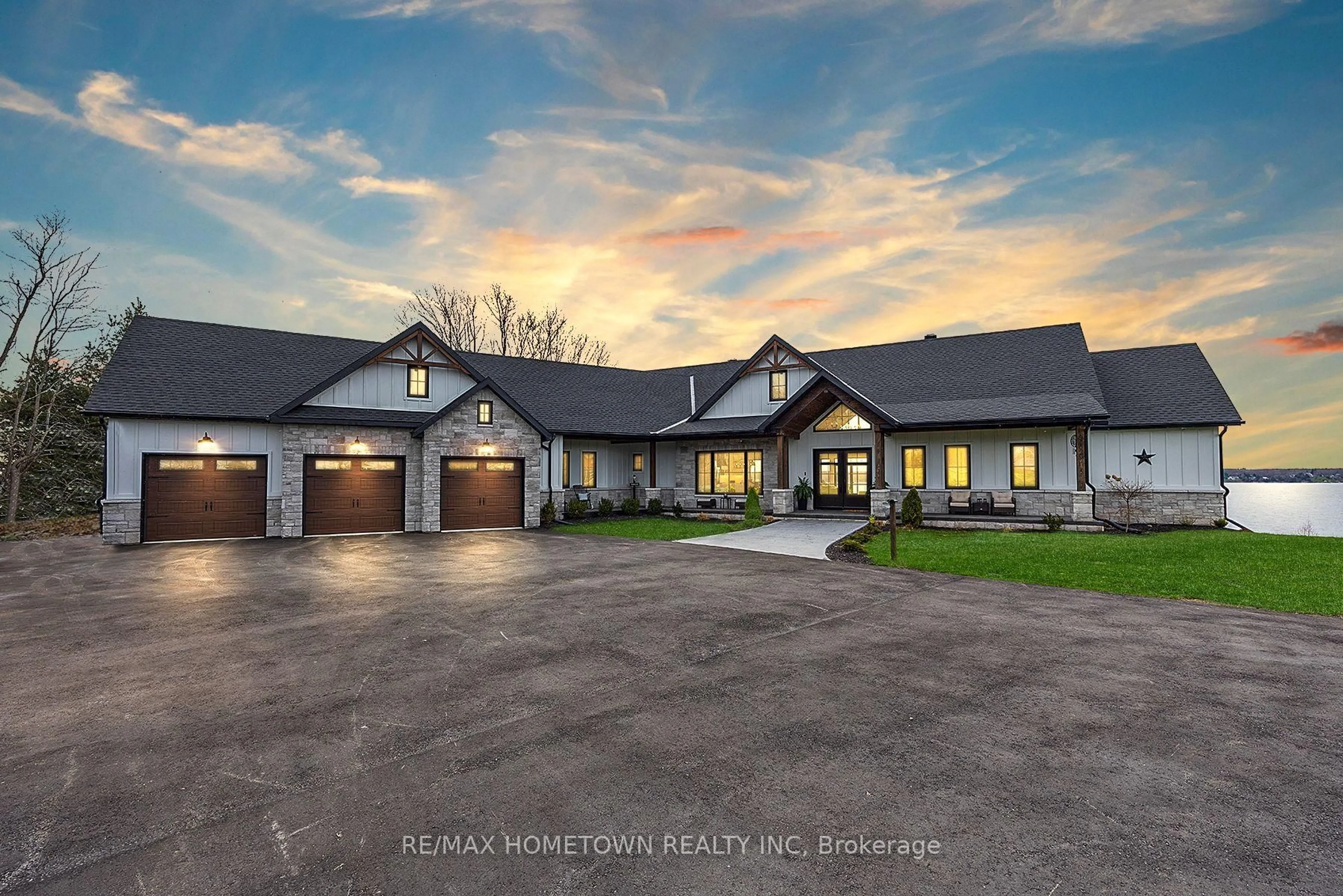 A pic from outside/outdoor area/front of a property/back of a property/a pic from drone, mountain view for 5 Shoreside Way, Augusta Ontario K6V 5T1