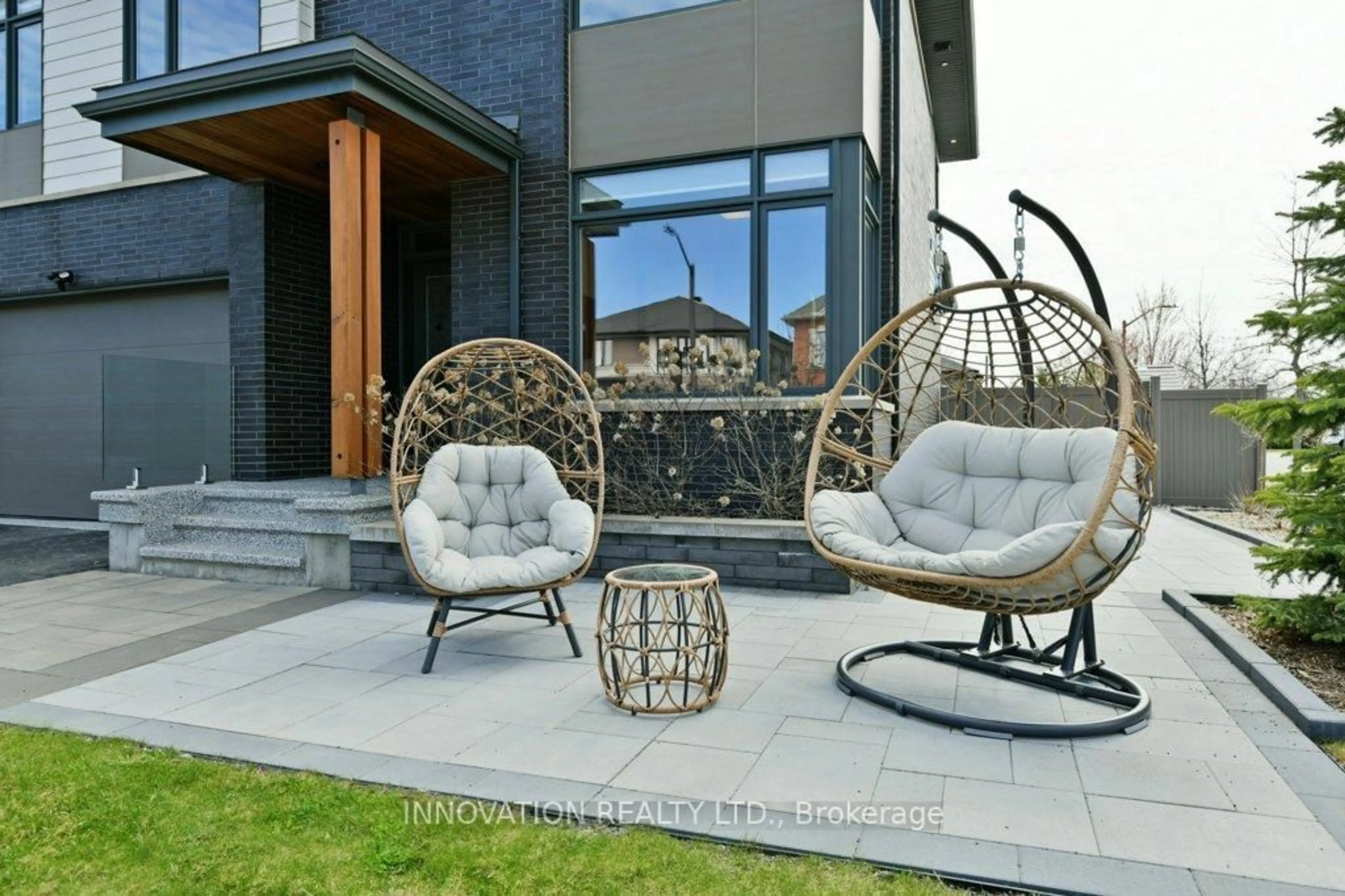 Patio, unknown for 652 Bridleglen Cres, Ottawa Ontario K2M 0H2
