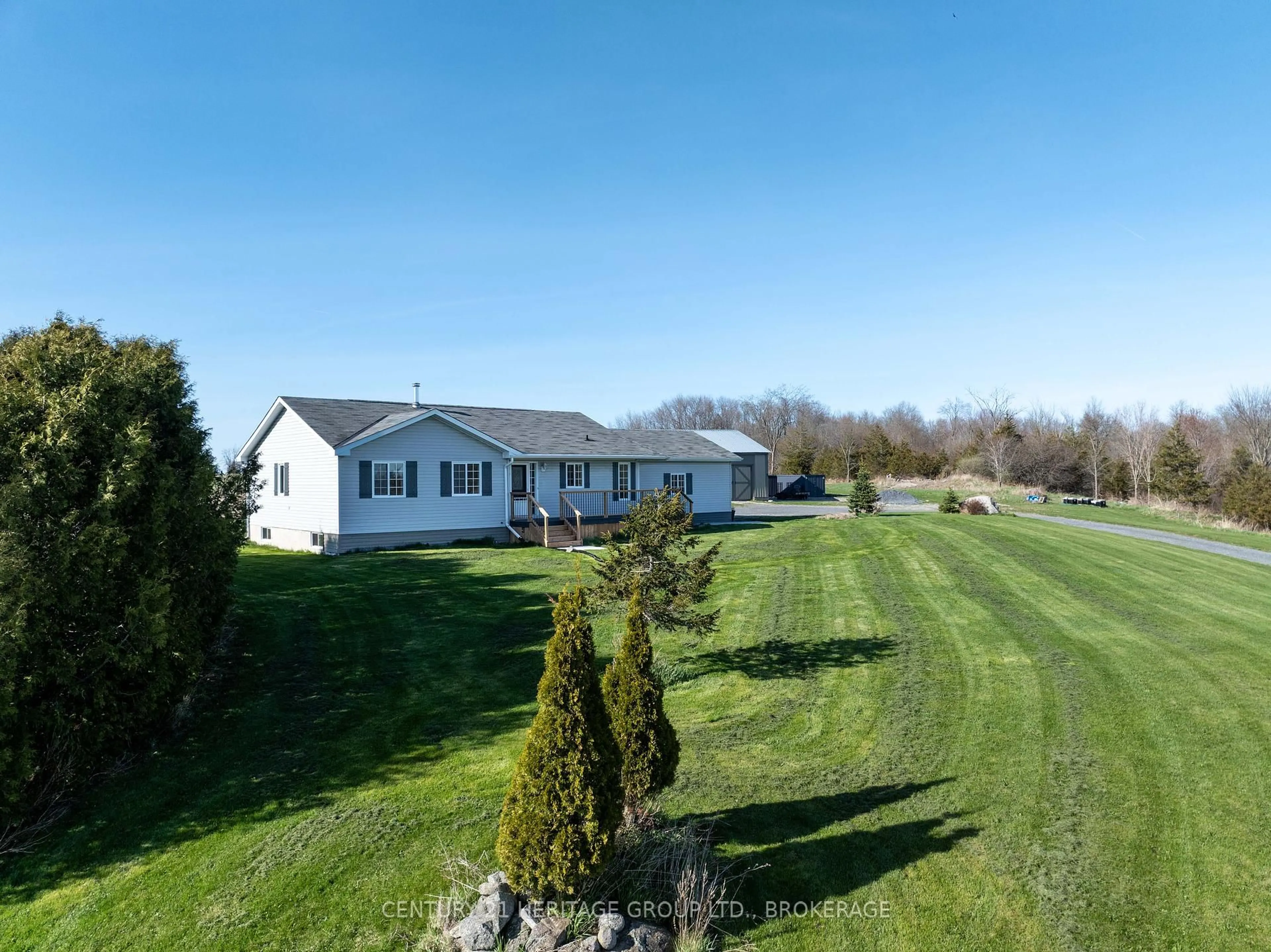 A pic from outside/outdoor area/front of a property/back of a property/a pic from drone, water/lake/river/ocean view for 97 Dulcemaine Rd, Front of Leeds & Seeleys Bay Ontario K0E 1L0