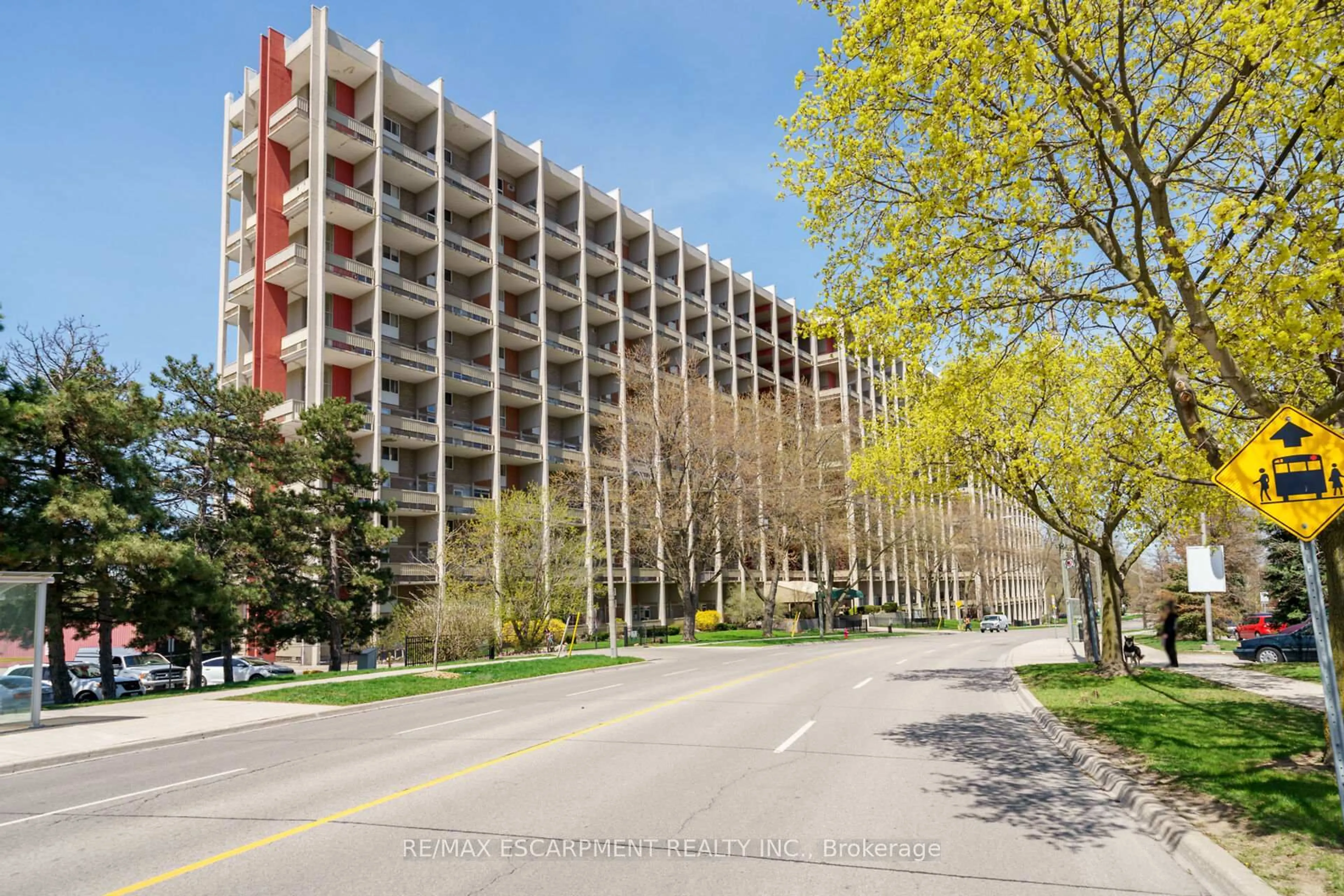Unknown for 350 Quigley Rd #424, Hamilton Ontario L8K 5N2
