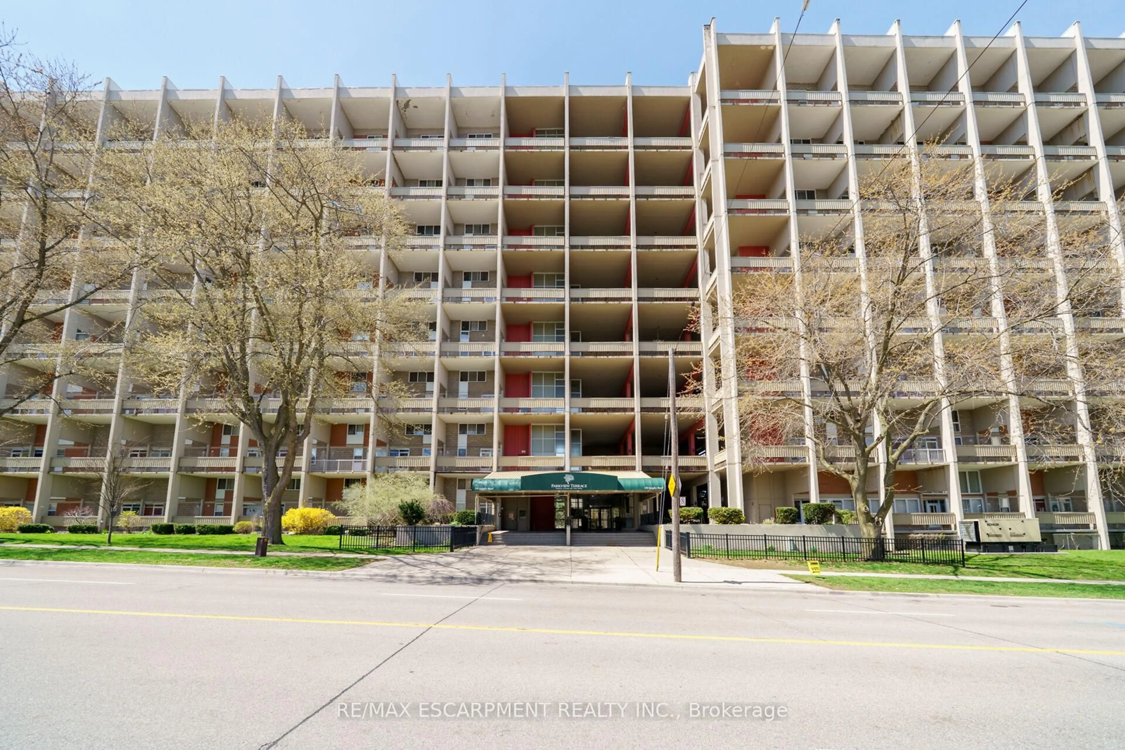 Unknown for 350 Quigley Rd #424, Hamilton Ontario L8K 5N2