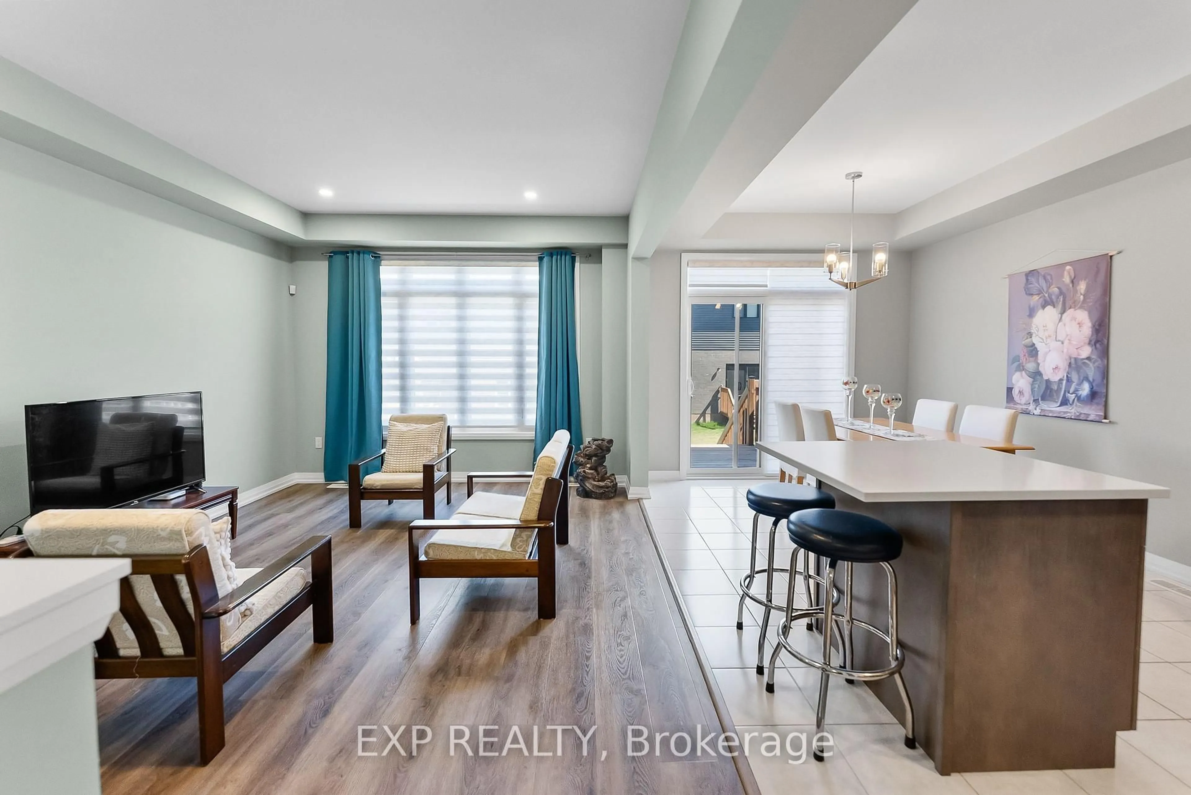 Open concept kitchen, unknown for 4552 Portage Rd #28, Niagara Falls Ontario L2E 6A8
