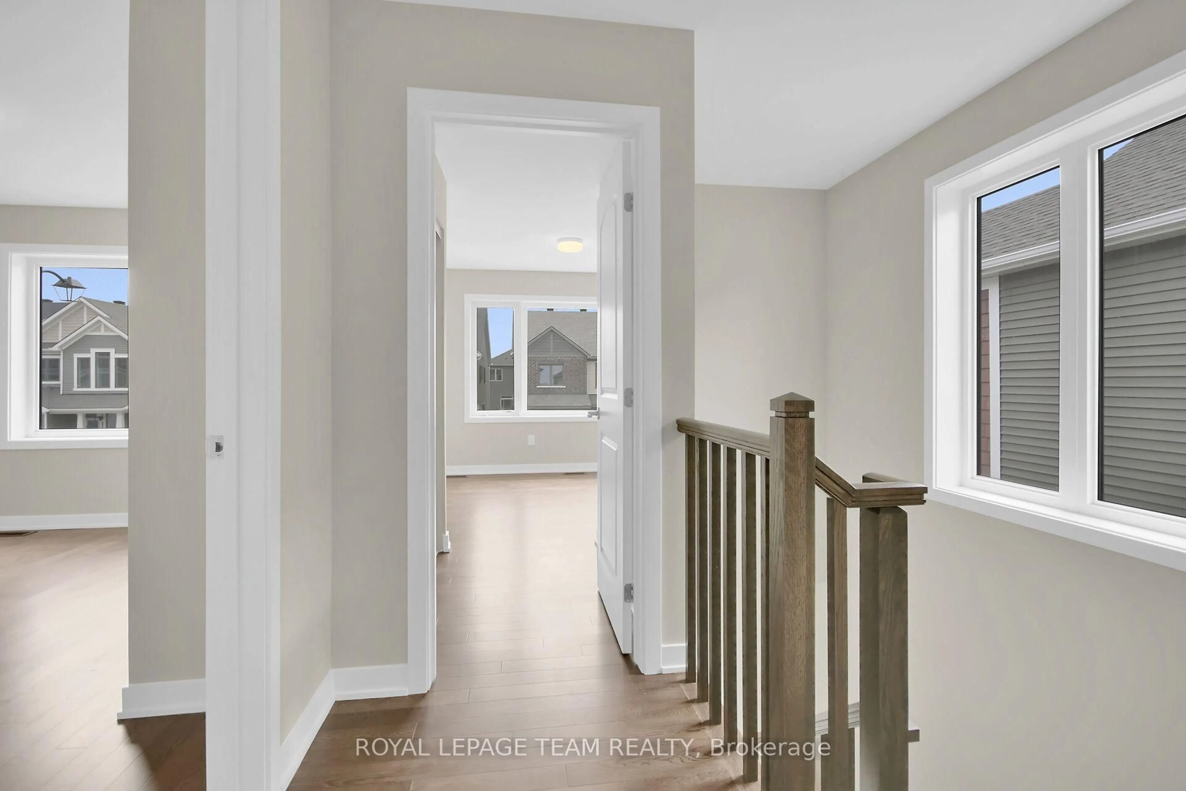 Indoor entryway for 662 BRONZE COPPER Cres, Richmond Ontario K0A 2Z0