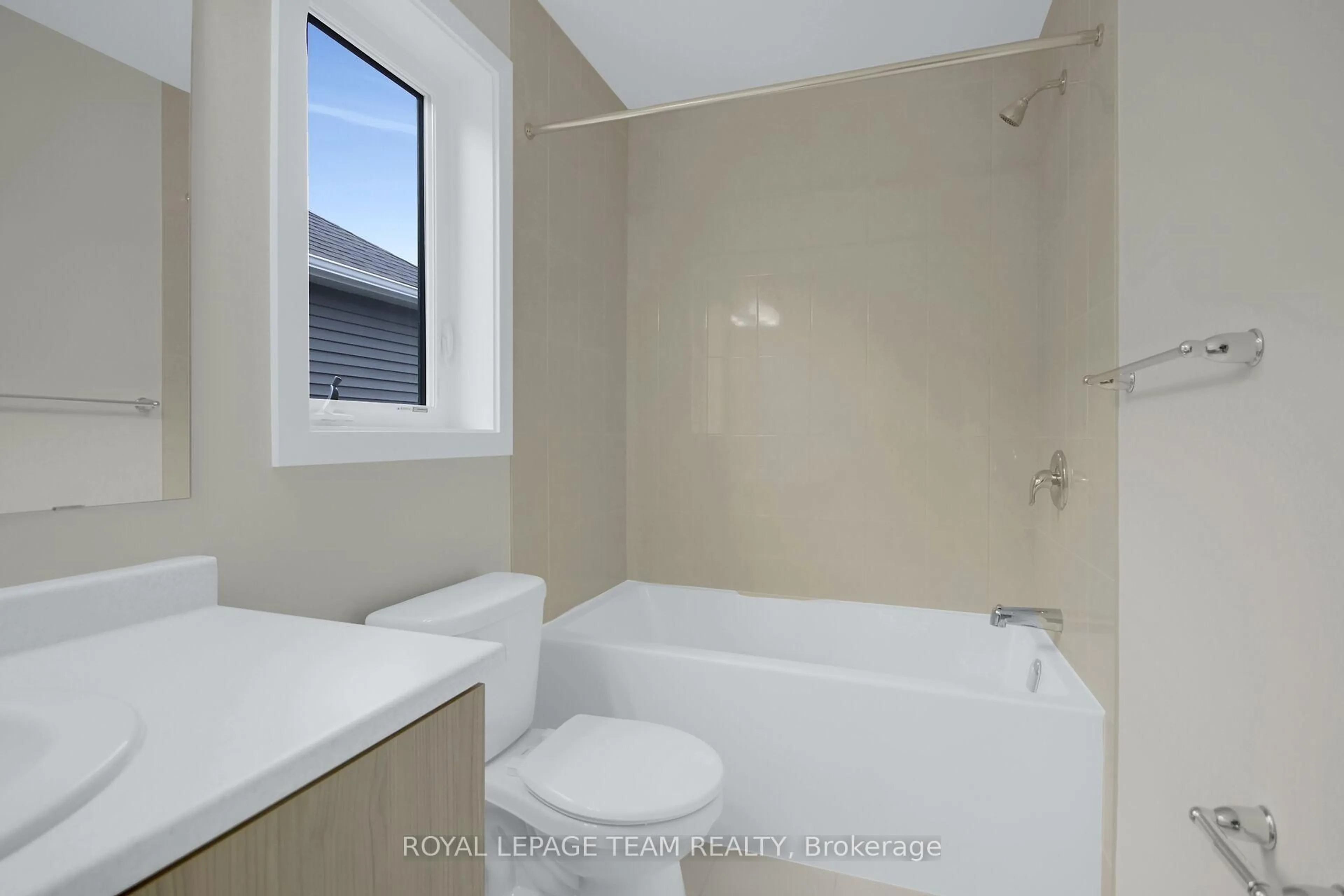 Standard bathroom, unknown for 662 BRONZE COPPER Cres, Richmond Ontario K0A 2Z0