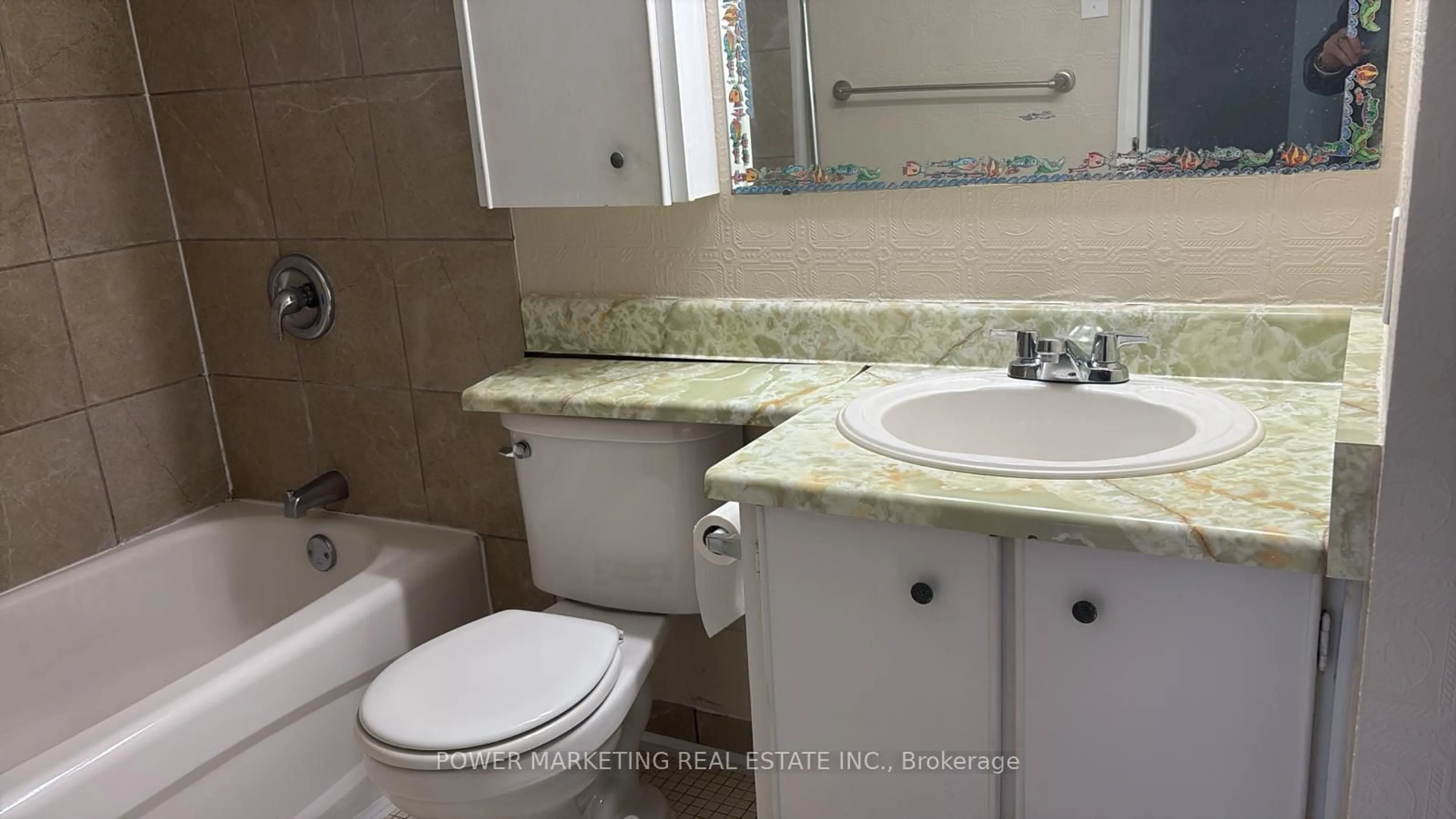 Standard bathroom, ceramic/tile floor for 158B MCARTHUR Ave #1604, Ottawa Ontario K1L 8E7