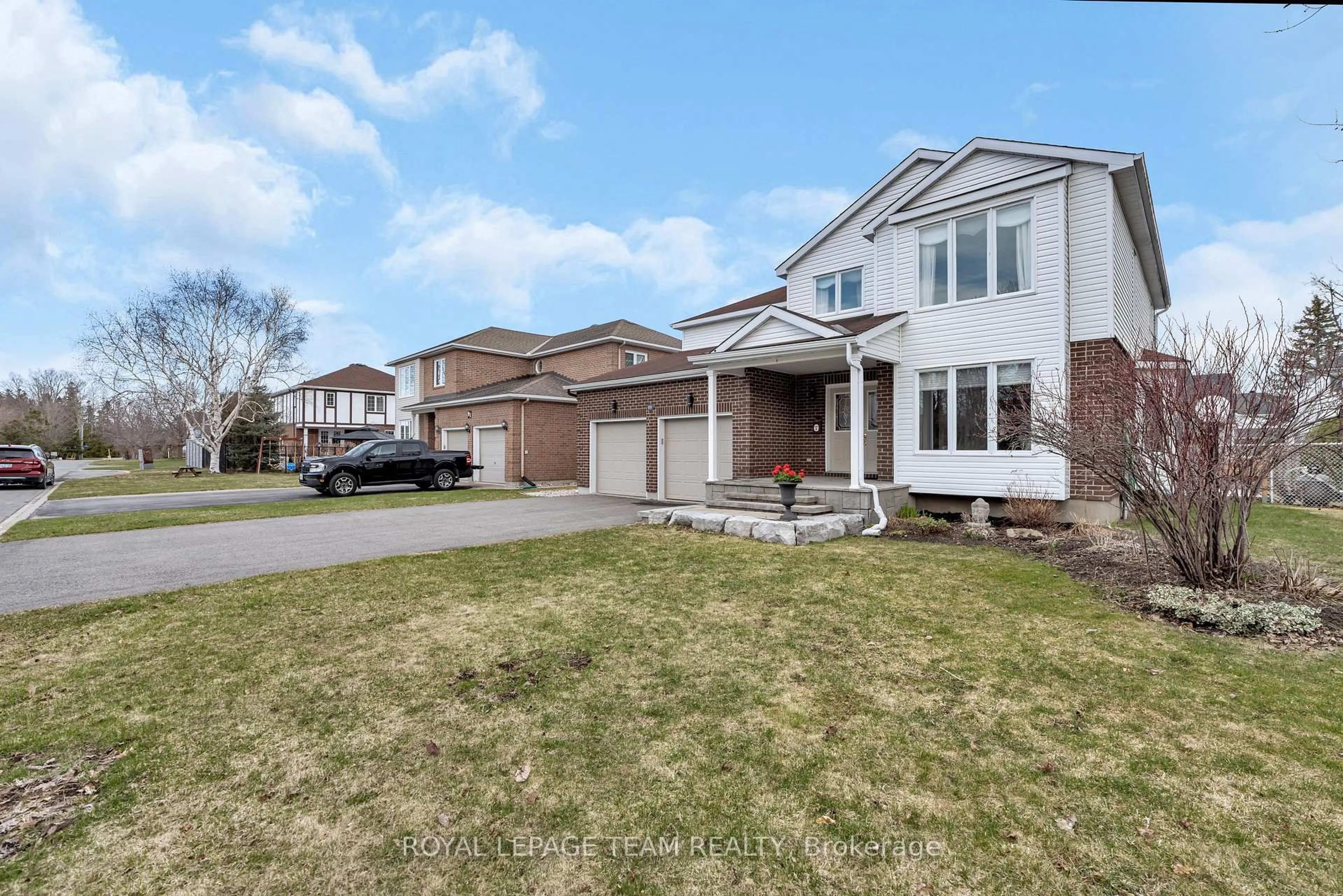 Home with brick exterior material, street for 89 Brae Cres, Ottawa Ontario K2S 1R1
