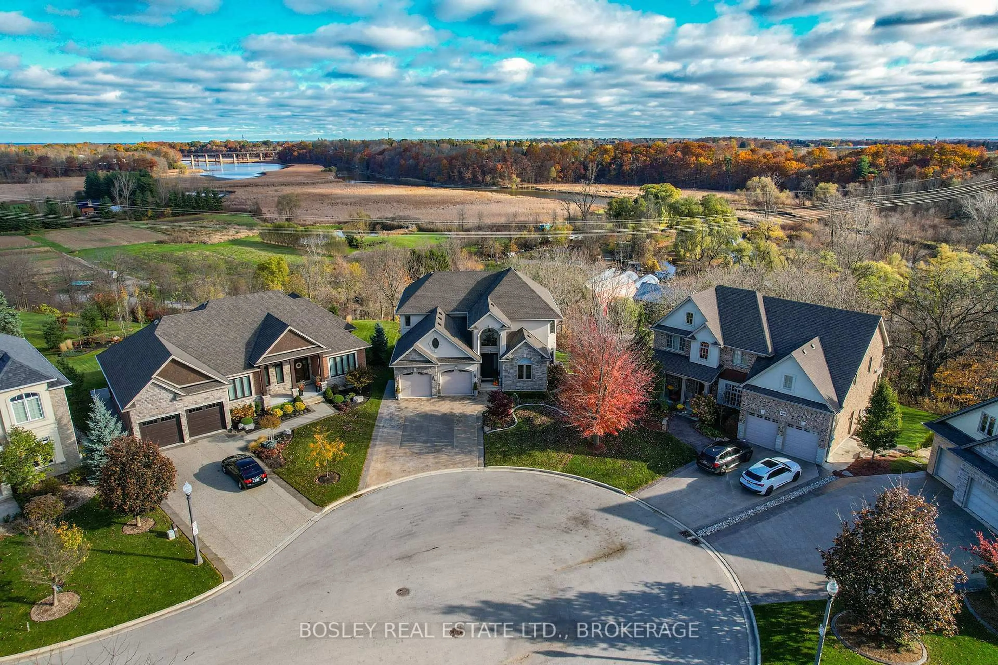 A pic from outside/outdoor area/front of a property/back of a property/a pic from drone, water/lake/river/ocean view for 3091 Jason's Pt, Lincoln Ontario L0R 2C0