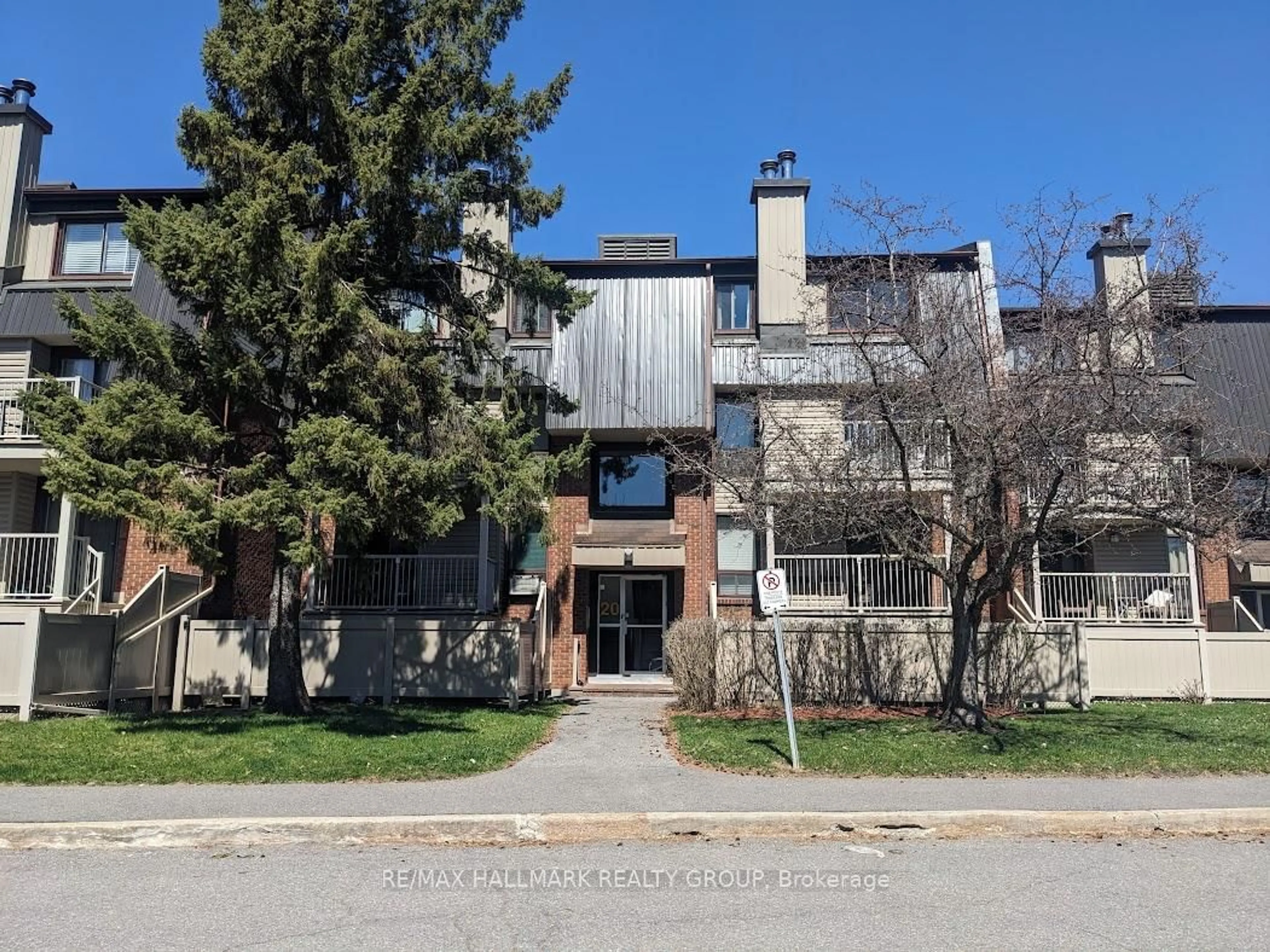 Unknown for 20 Sweetbriar Circ #2, Ottawa Ontario K2J 2K4