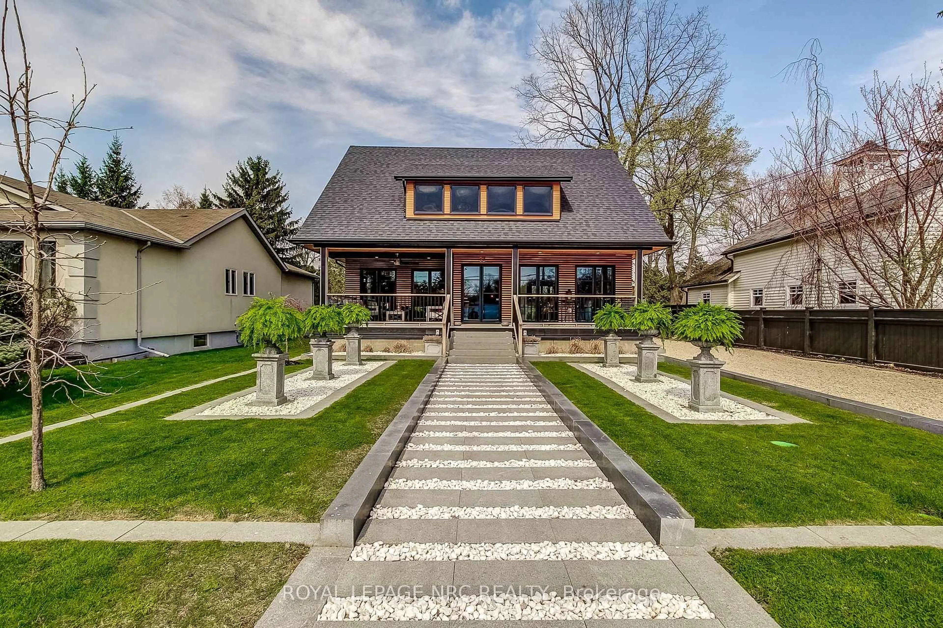 Unknown for 33 Gage St, Niagara-on-the-Lake Ontario L0S 1J0