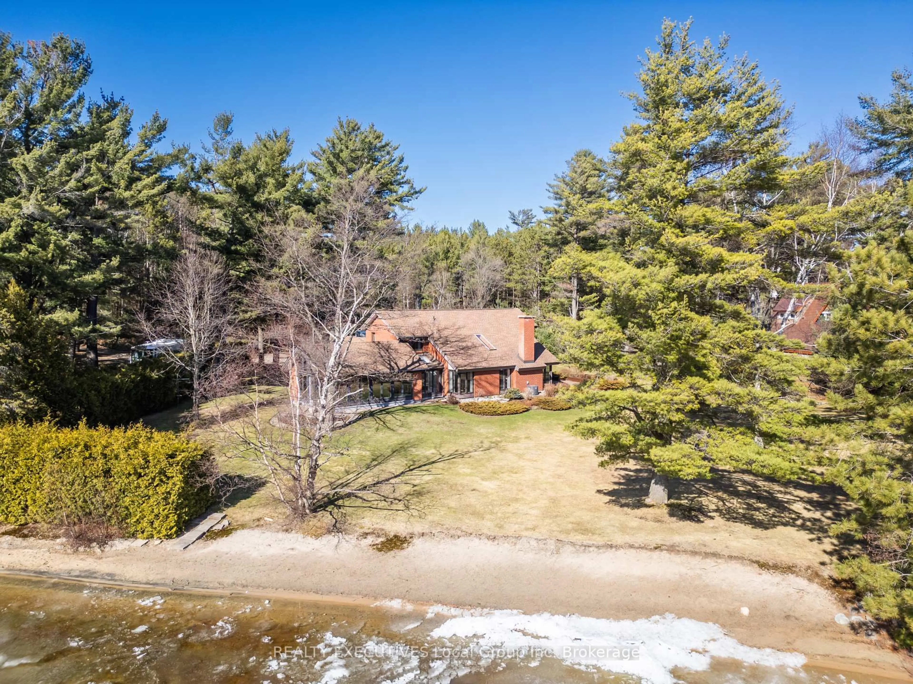 A pic from outside/outdoor area/front of a property/back of a property/a pic from drone, water/lake/river/ocean view for 793 Anita Ave, North Bay Ontario P1B 8G4