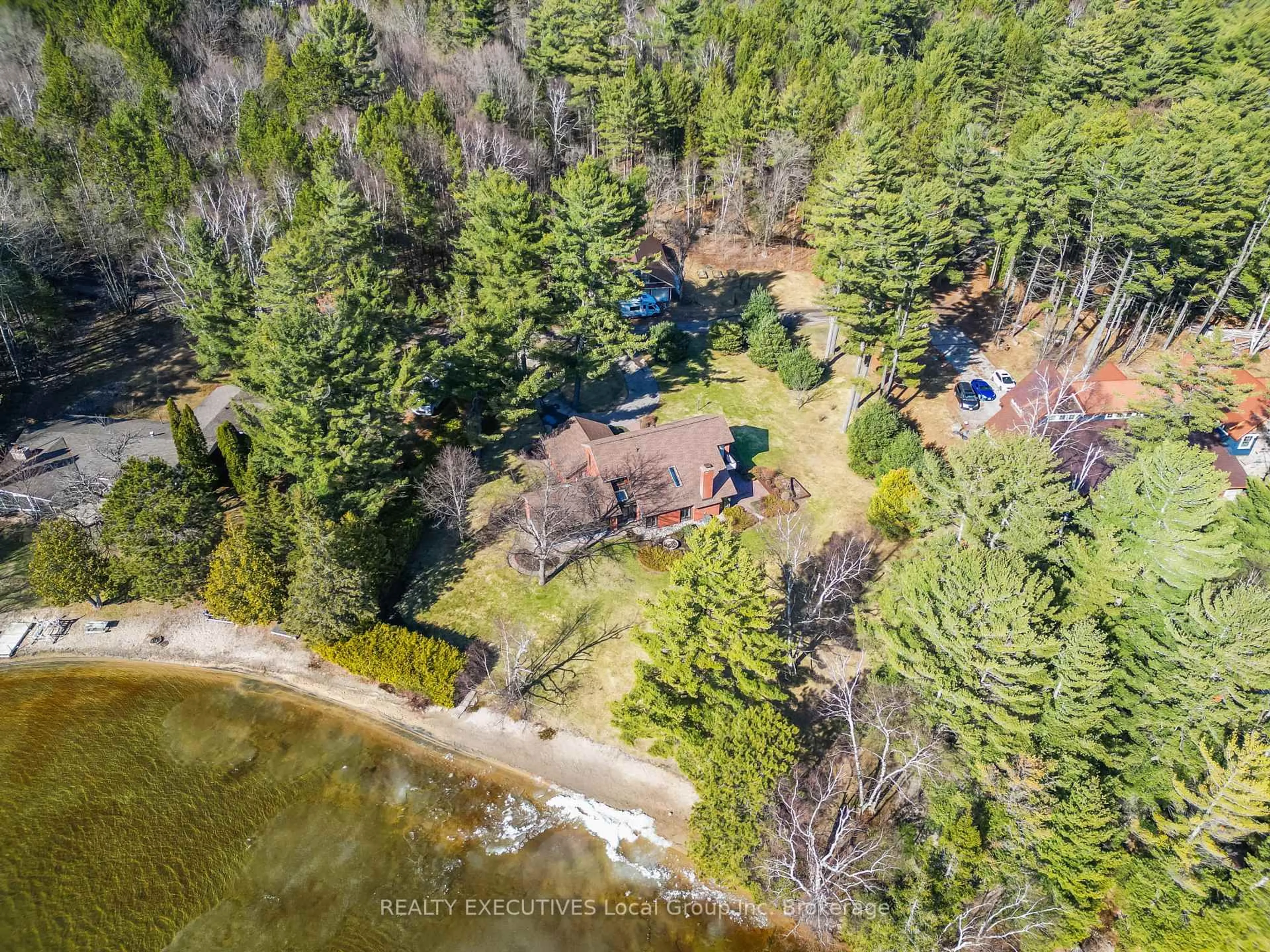 A pic from outside/outdoor area/front of a property/back of a property/a pic from drone, water/lake/river/ocean view for 793 Anita Ave, North Bay Ontario P1B 8G4