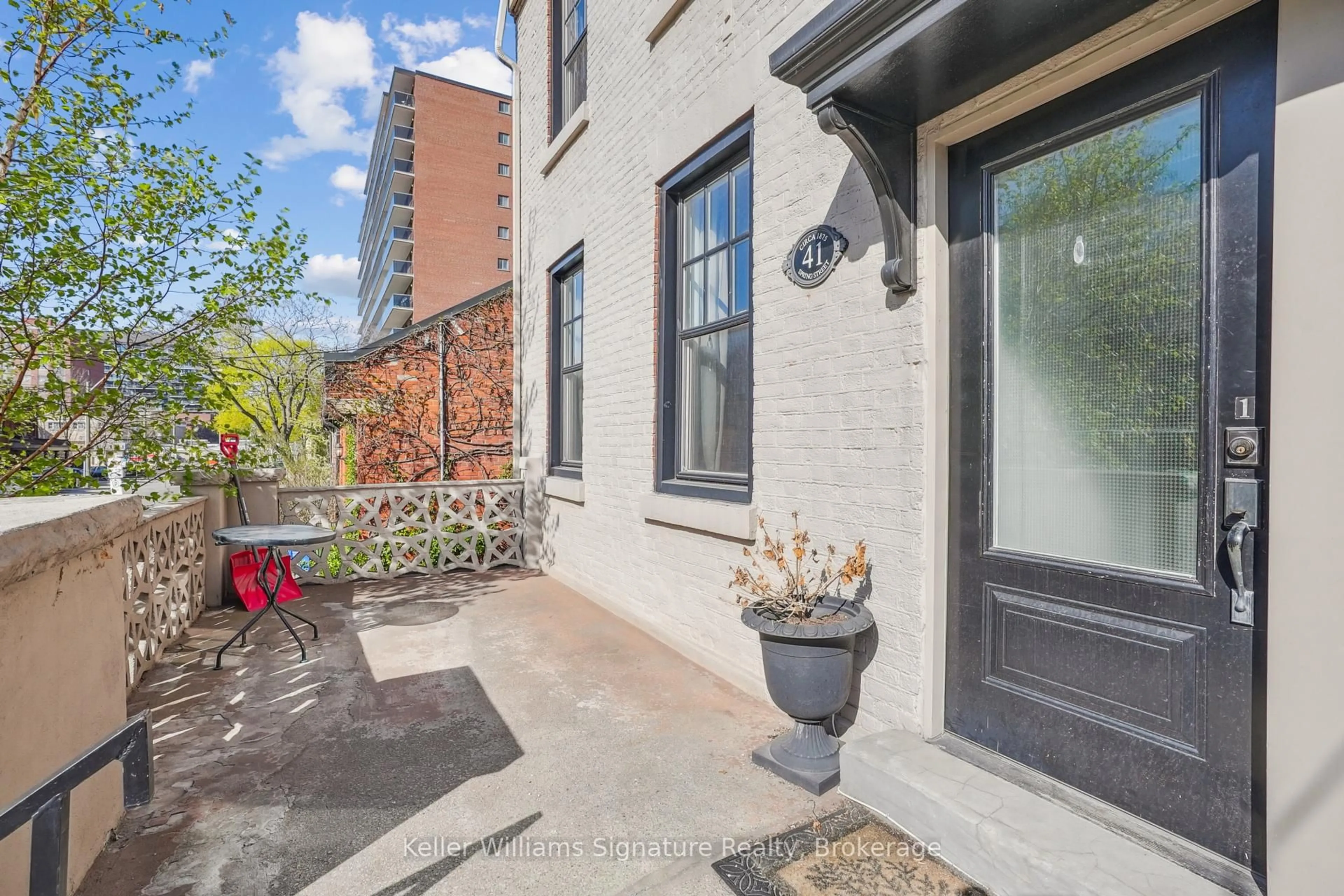Unknown for 41 Spring St, Hamilton Ontario L8N 2P2