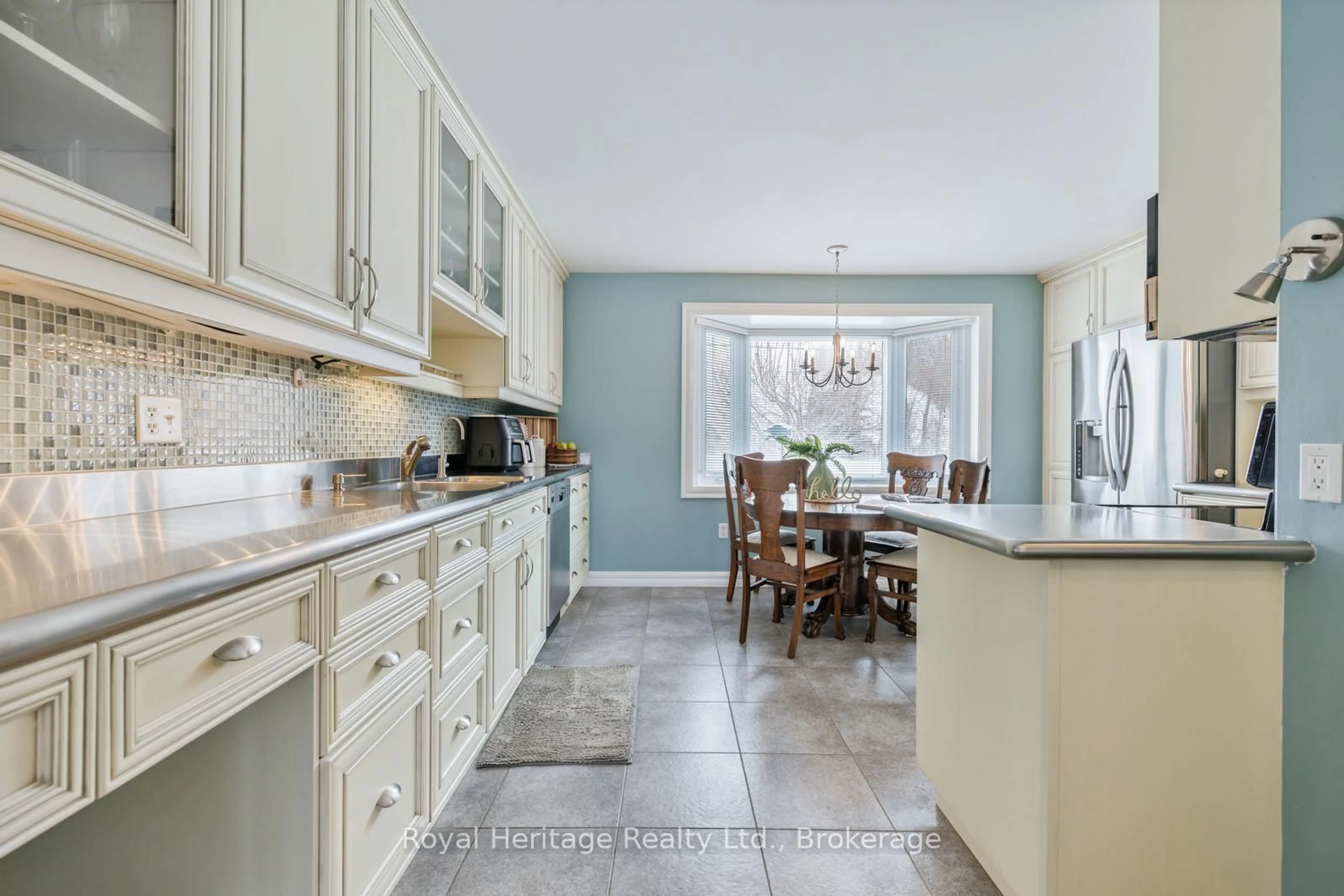 Open concept kitchen, ceramic/tile floor for 5348 Rice Lake Scenic Dr, Hamilton Township Ontario K0K 2E0