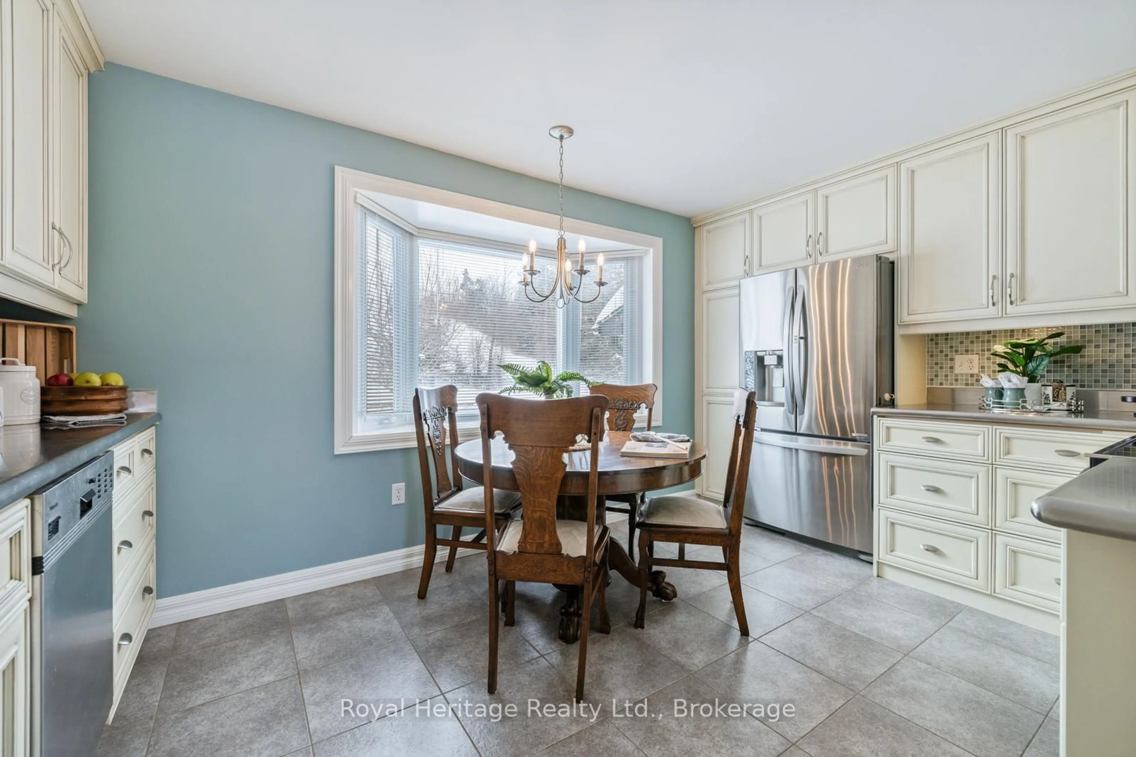 Open concept kitchen, ceramic/tile floor for 5348 Rice Lake Scenic Dr, Hamilton Township Ontario K0K 2E0