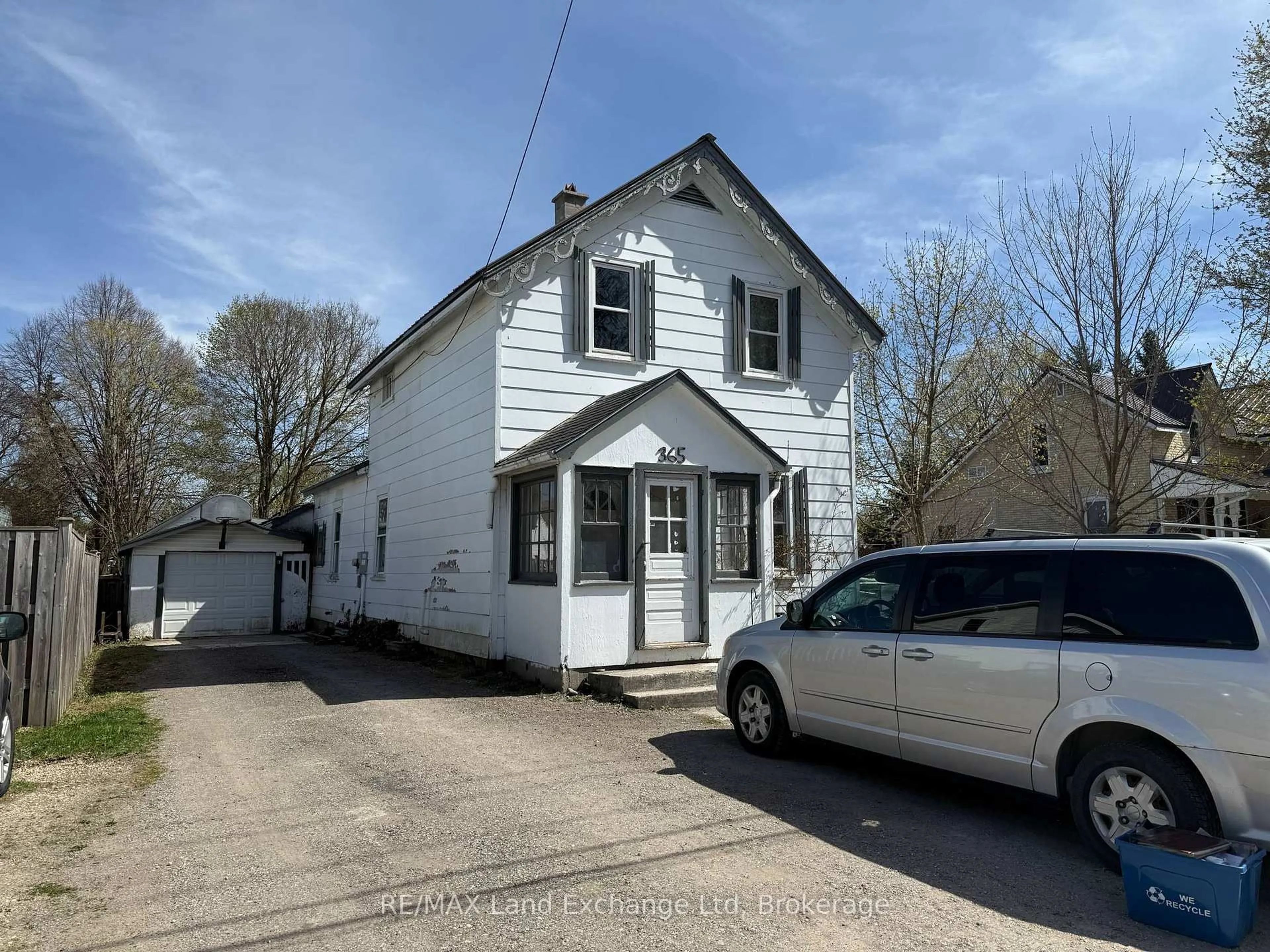 A pic from outside/outdoor area/front of a property/back of a property/a pic from drone, street for 365 Minnie St, North Huron Ontario N0G 2W0