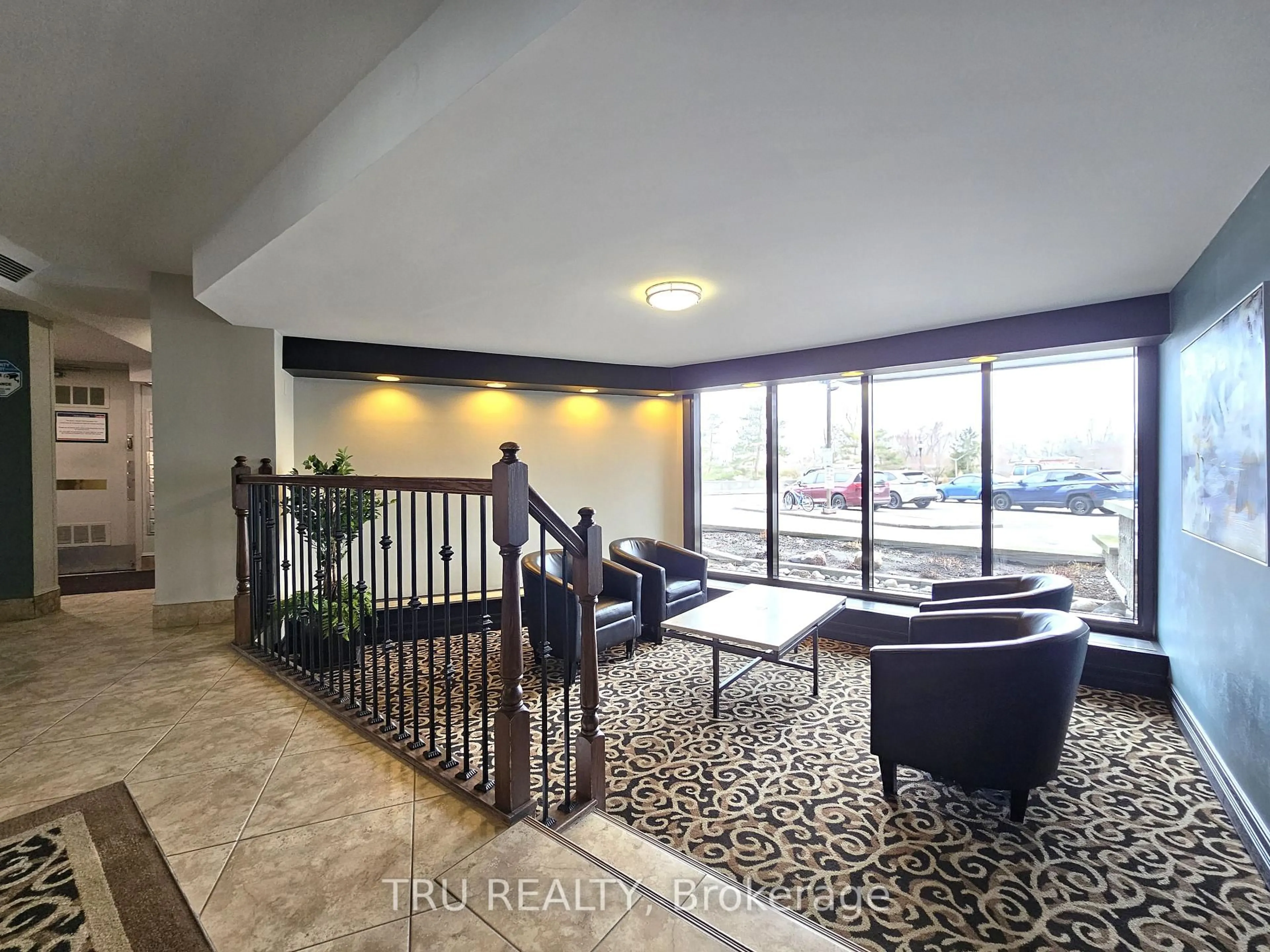 Indoor foyer for 1081 AMBLESIDE Dr #1410, Ottawa Ontario K2B 8C8