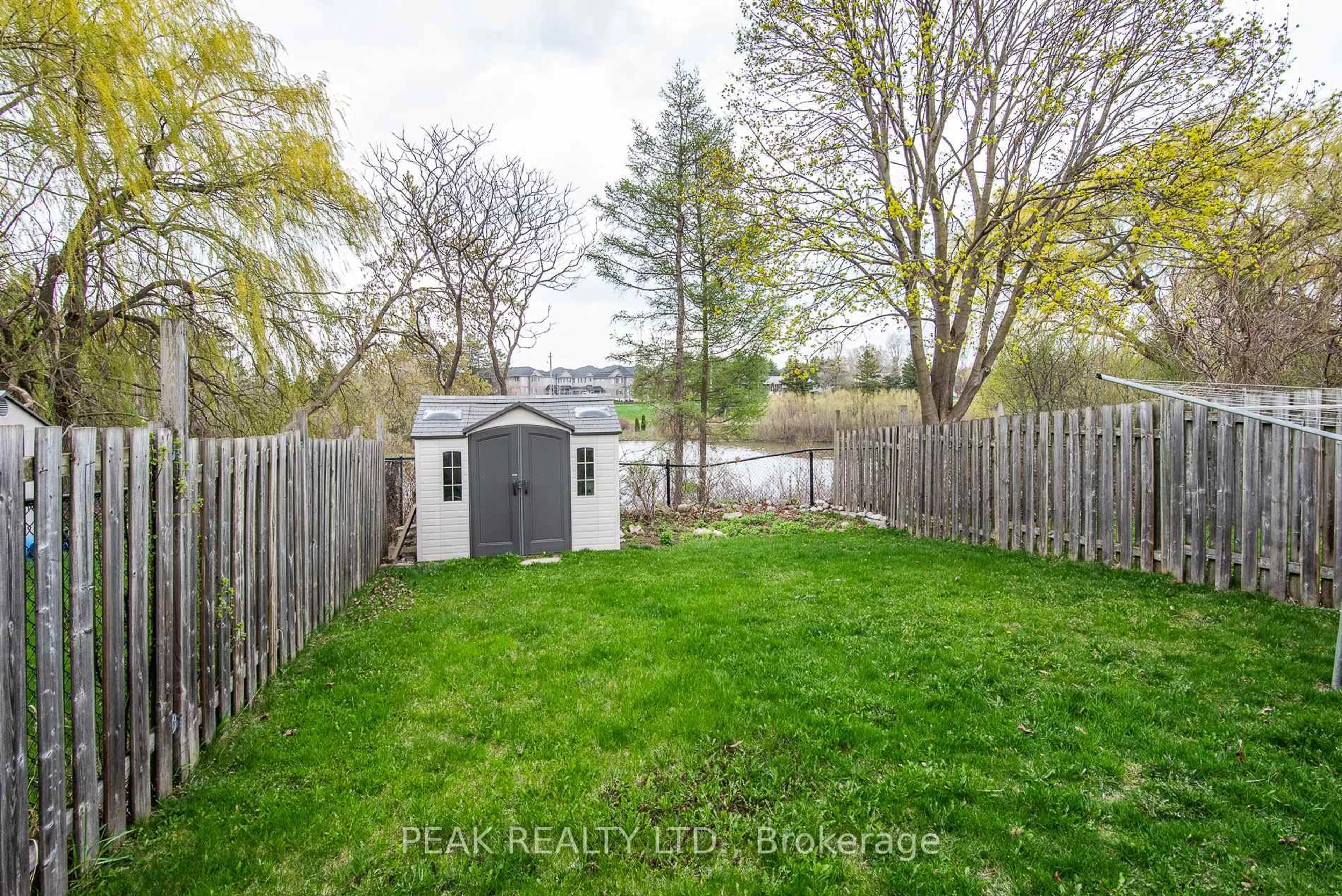 Shed for 608 Royal Beech Dr, Waterloo Ontario N2T 2K3