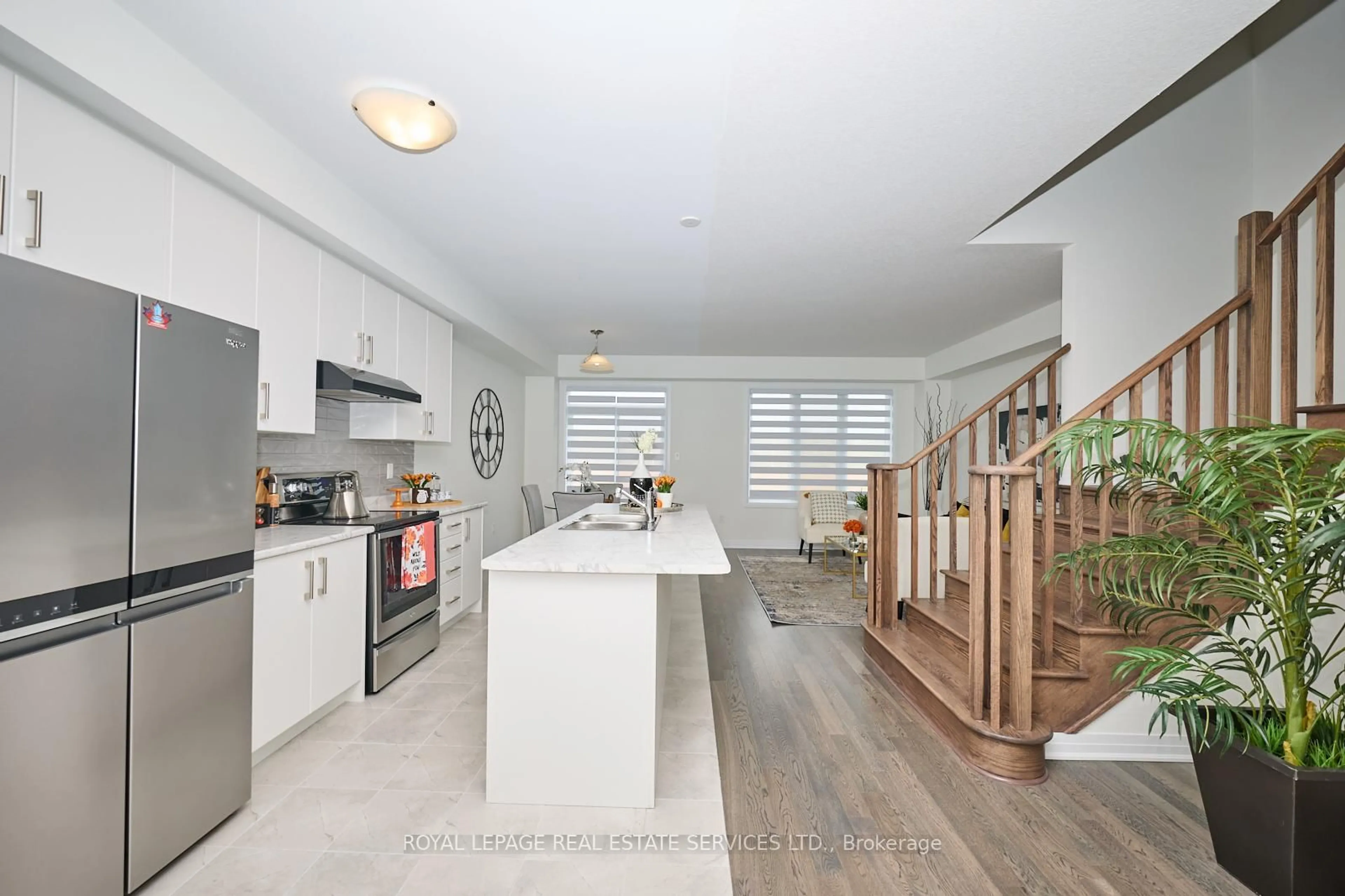 Open concept kitchen, ceramic/tile floor for 219 Port Cres, Welland Ontario L3B 0N2