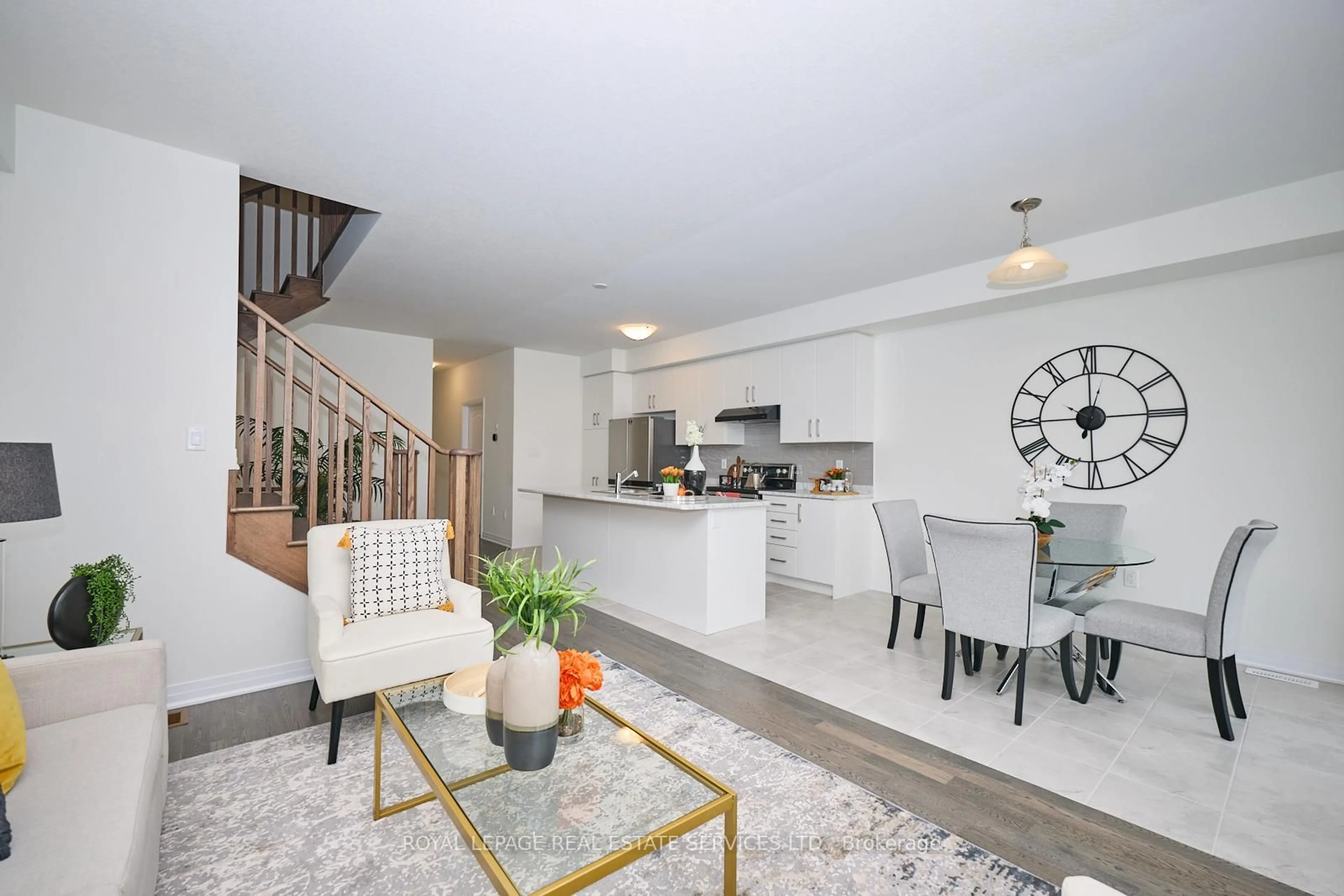 Open concept kitchen, unknown for 219 Port Cres, Welland Ontario L3B 0N2