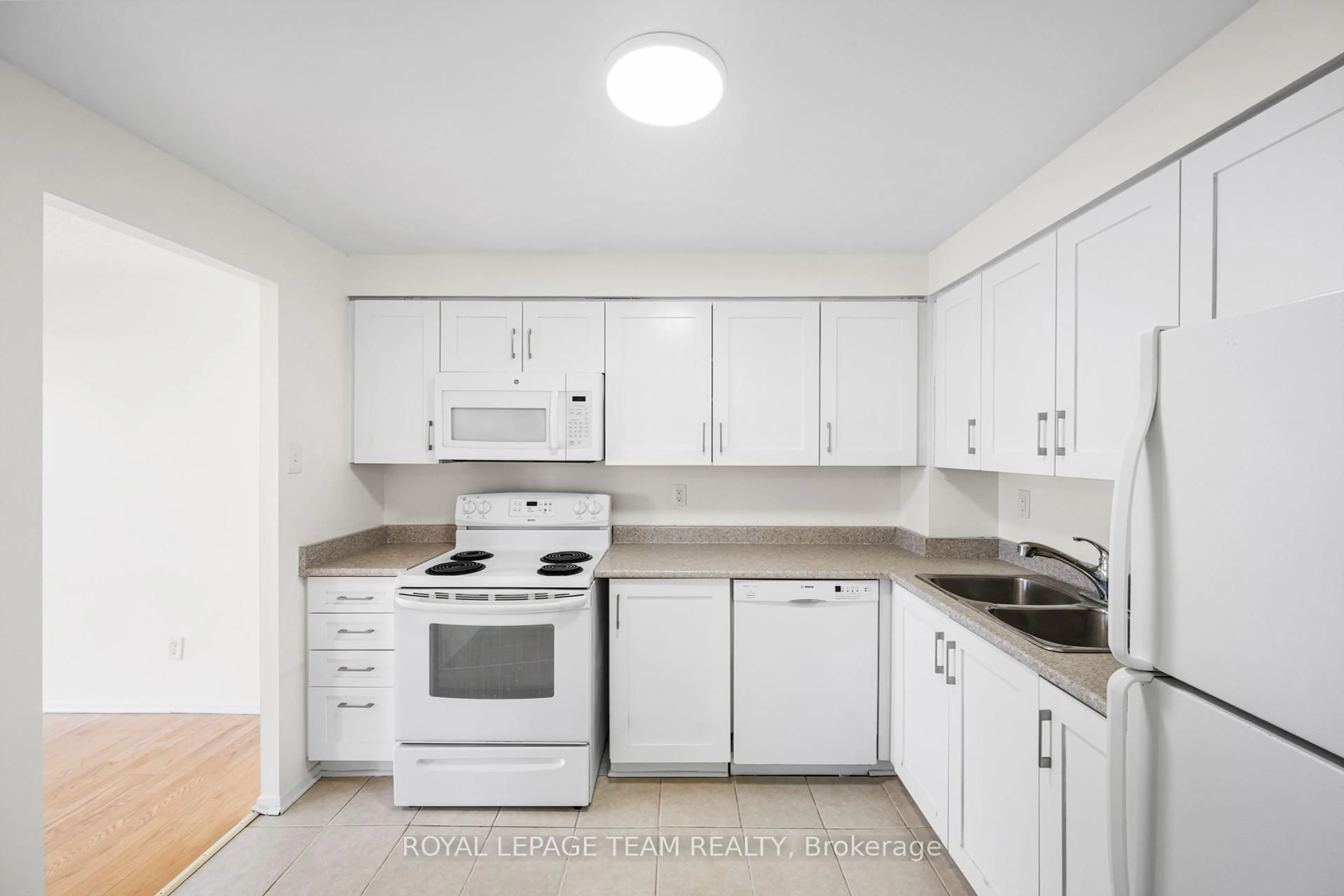 Standard kitchen, unknown for 960 Teron Rd #818, Ottawa Ontario K2K 2B6