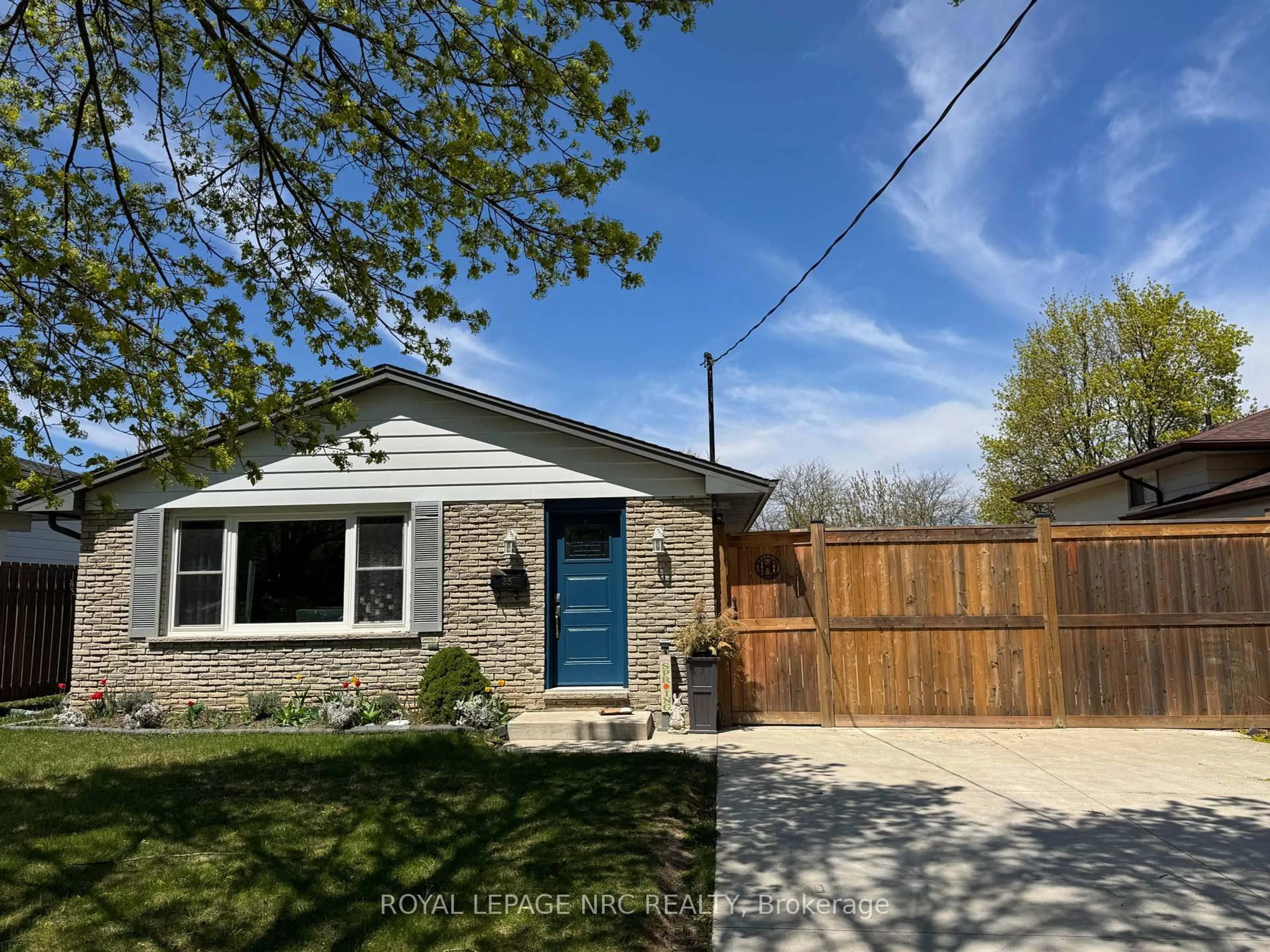 Unknown for 35 Centennial Dr, St. Catharines Ontario L2N 6A5