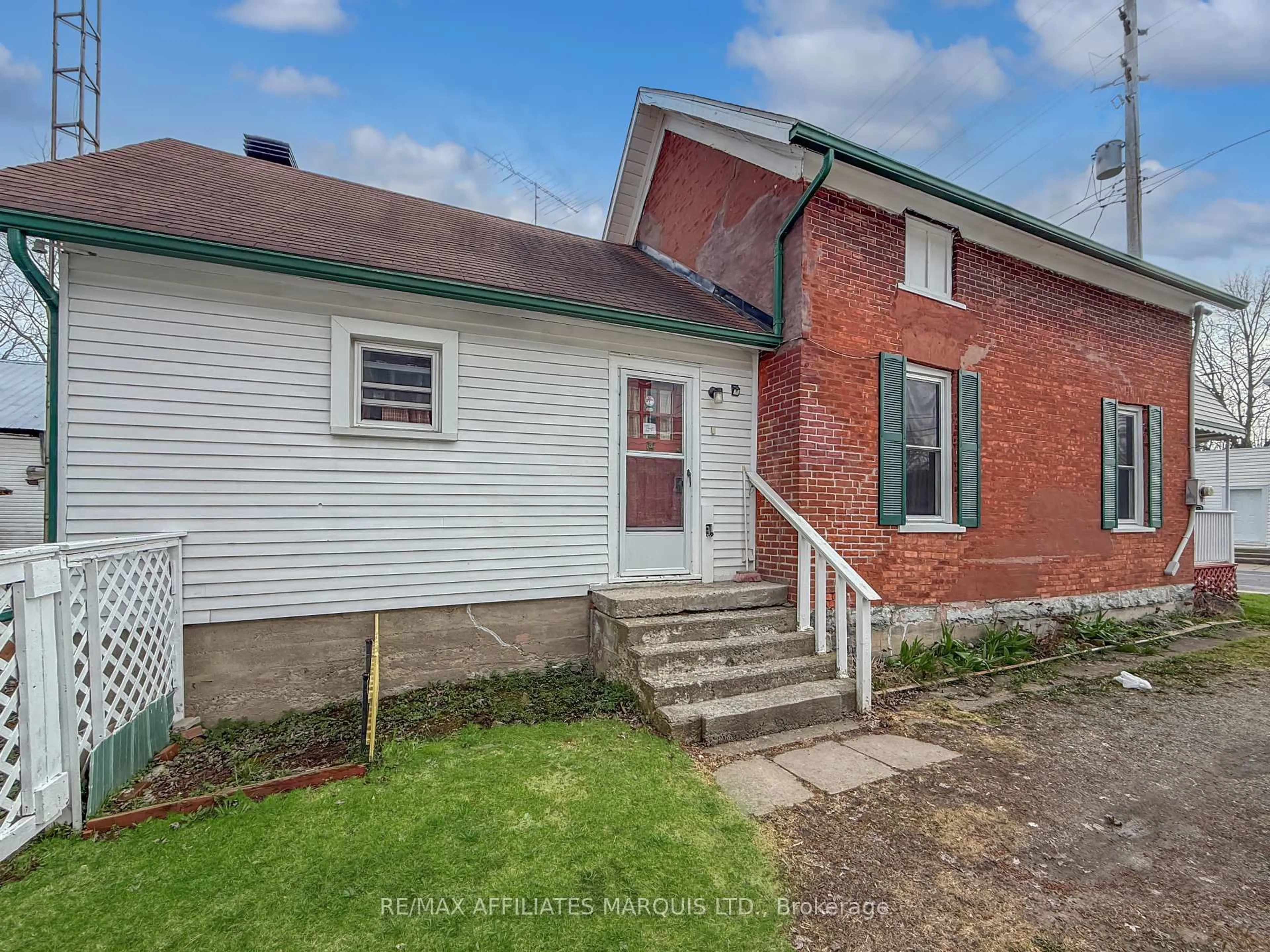 Home with brick exterior material, building for 4321 County Rd 31 Rd, South Dundas Ontario K0C 2H0