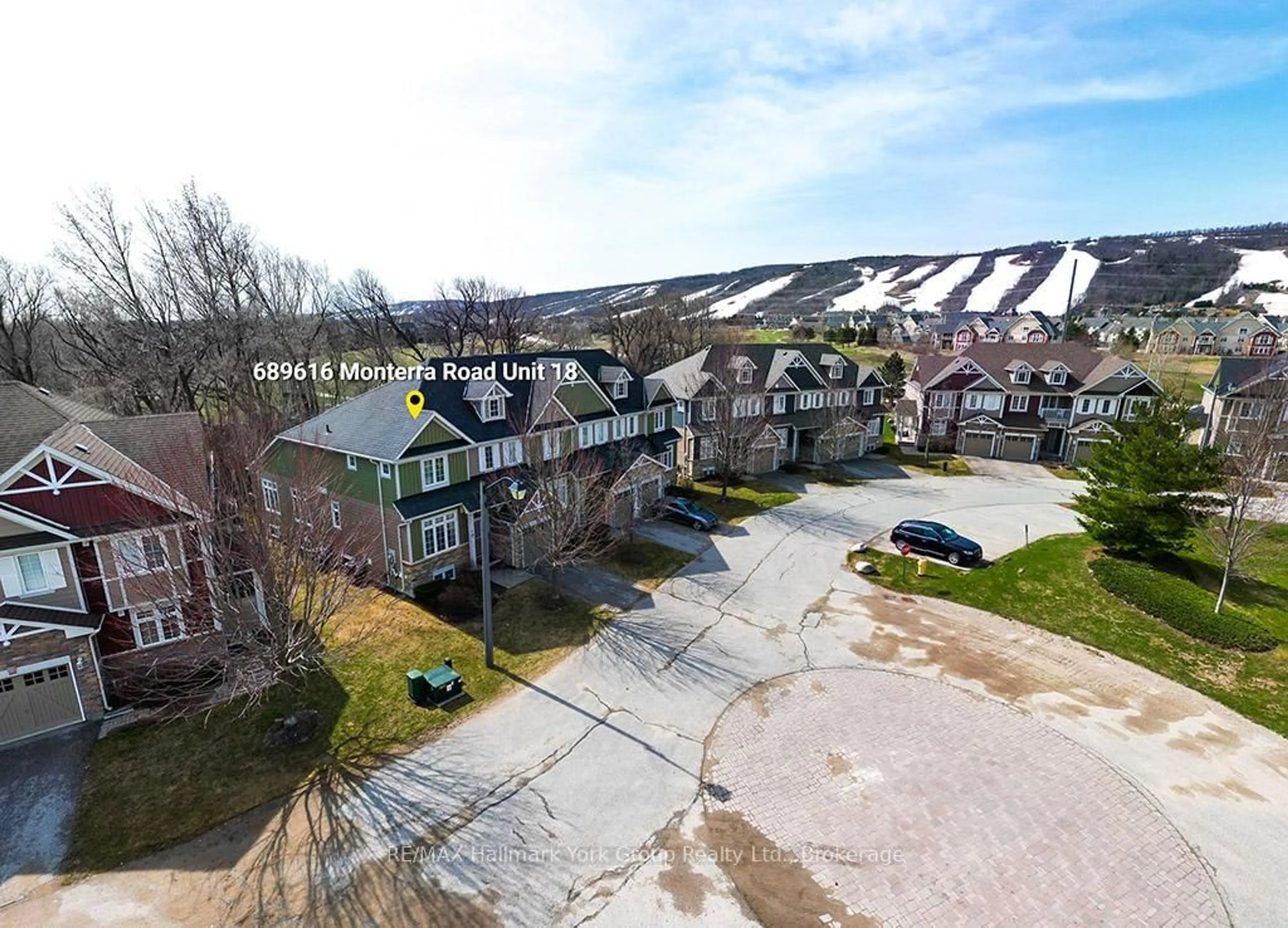 A pic from outside/outdoor area/front of a property/back of a property/a pic from drone, unknown for 689616 Monterra Rd #18, Blue Mountains Ontario L9Y 0W3