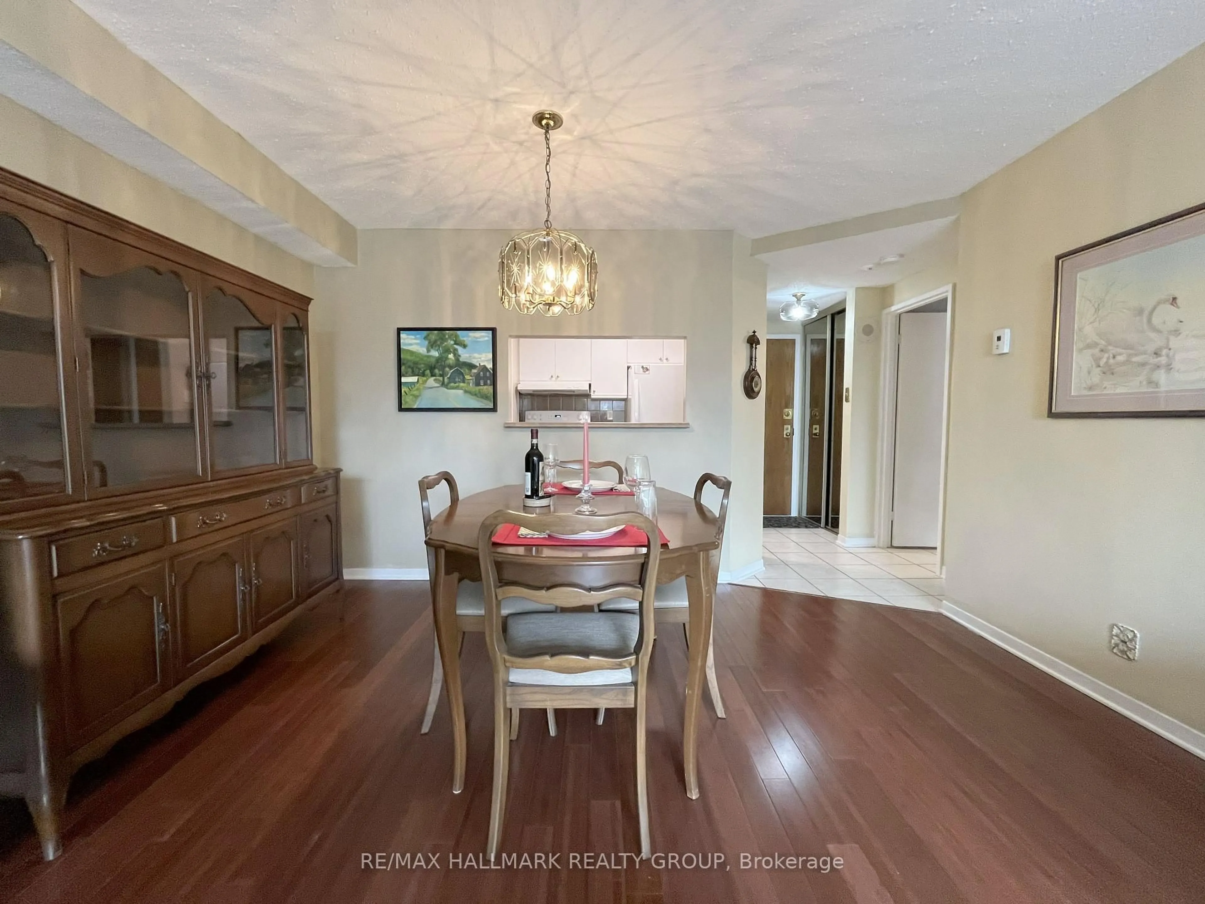 Dining room, wood/laminate floor for 80 Sandcastle Dr #303, Ottawa Ontario K2H 9E7