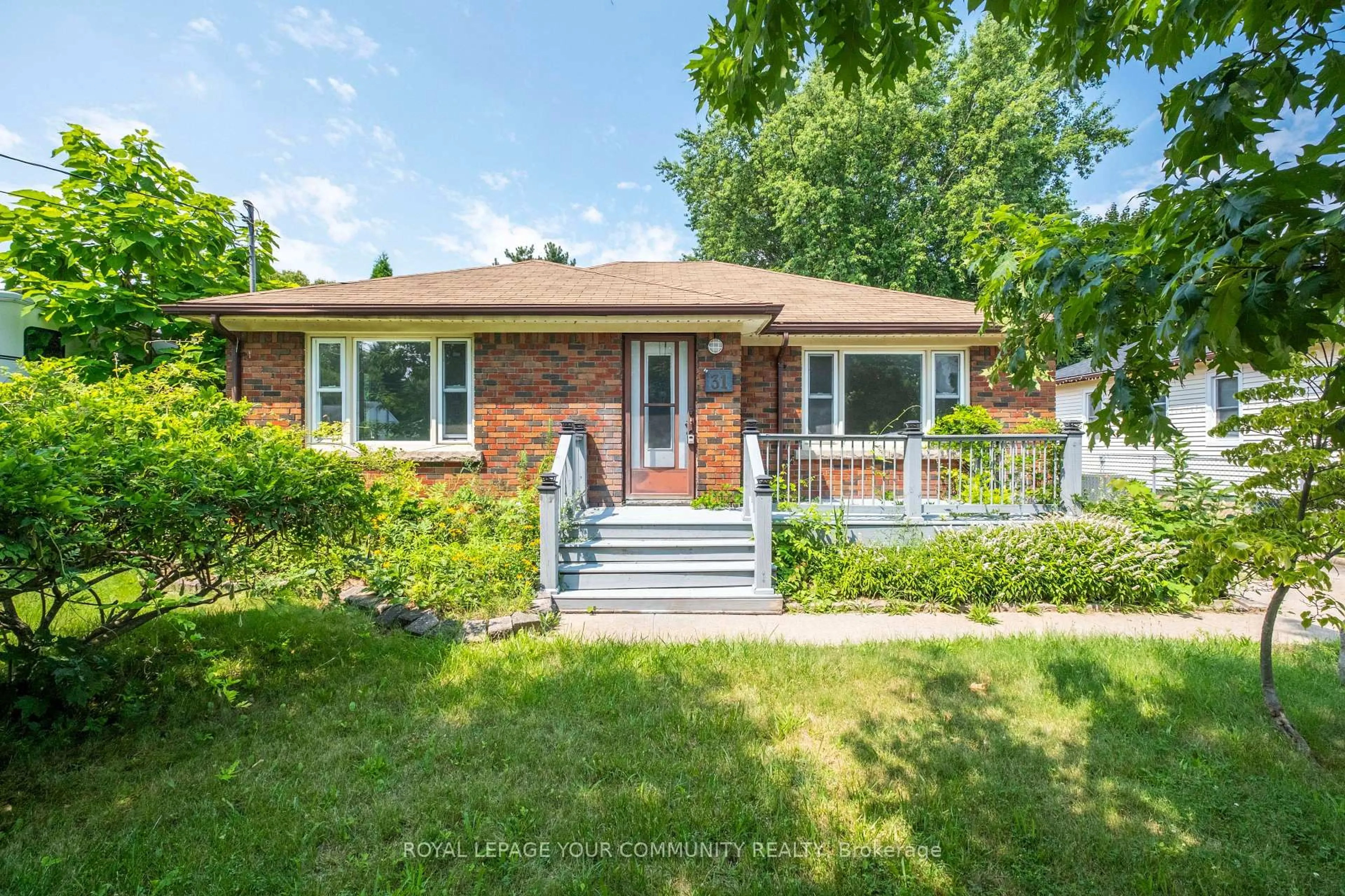 Home with brick exterior material, street for 31 Dunblane Ave, St. Catharines Ontario L2M 3Z8