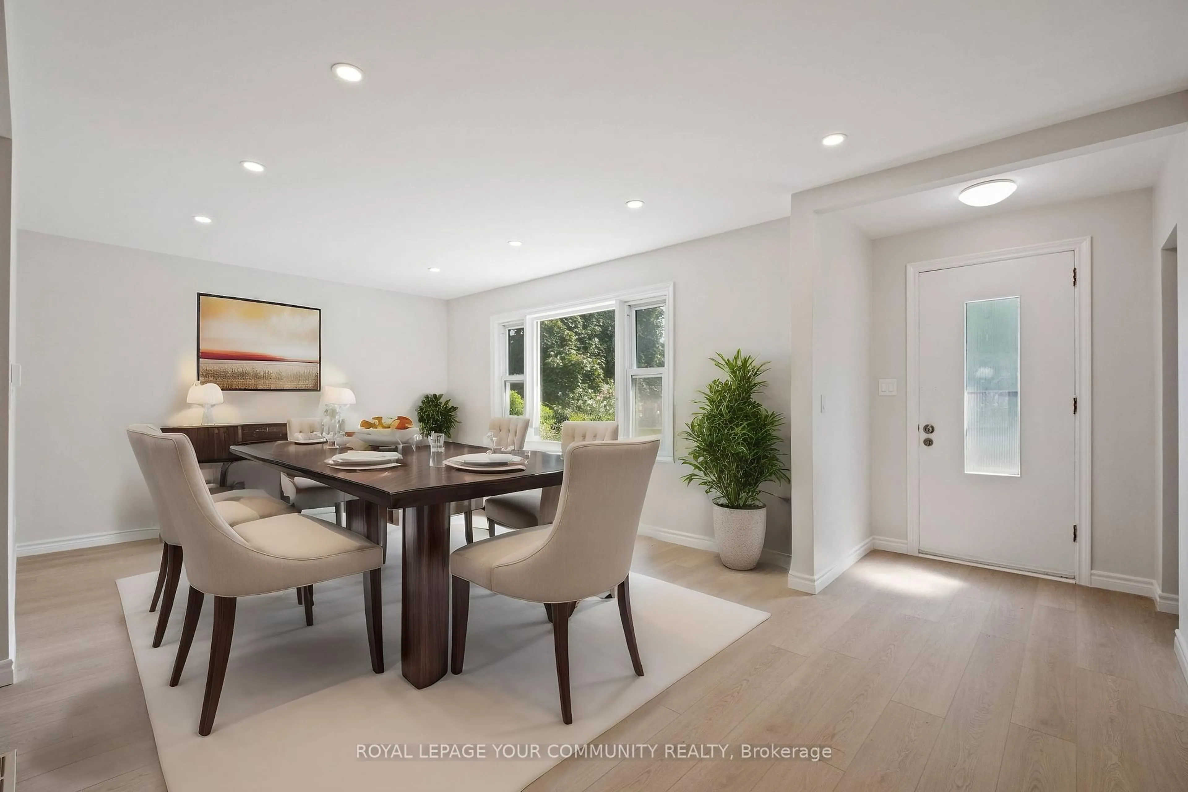 Dining room, ceramic/tile floor for 31 Dunblane Ave, St. Catharines Ontario L2M 3Z8