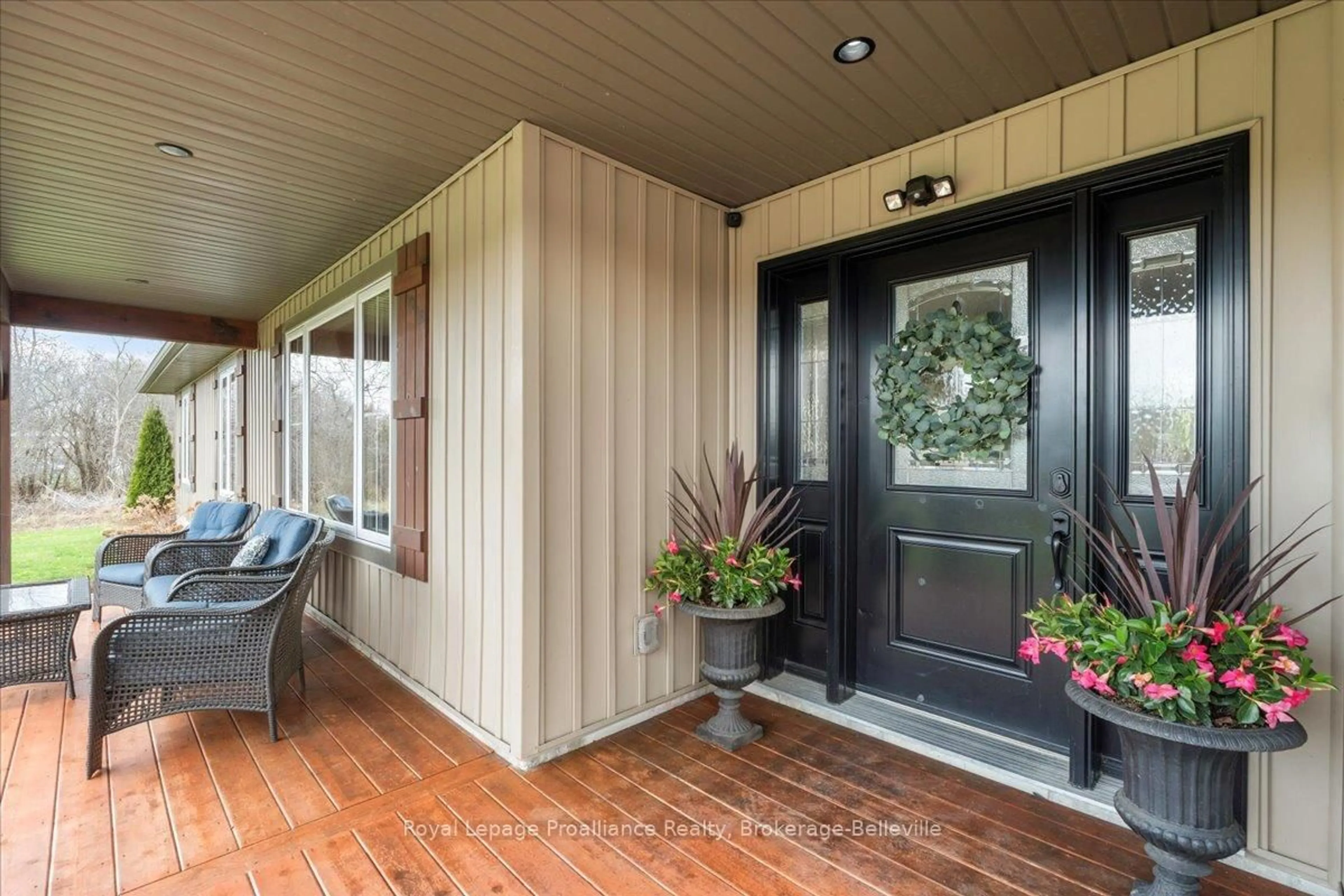 Indoor entryway for 264 Glen Miller Rd, Trenton Ontario K8V 5P8