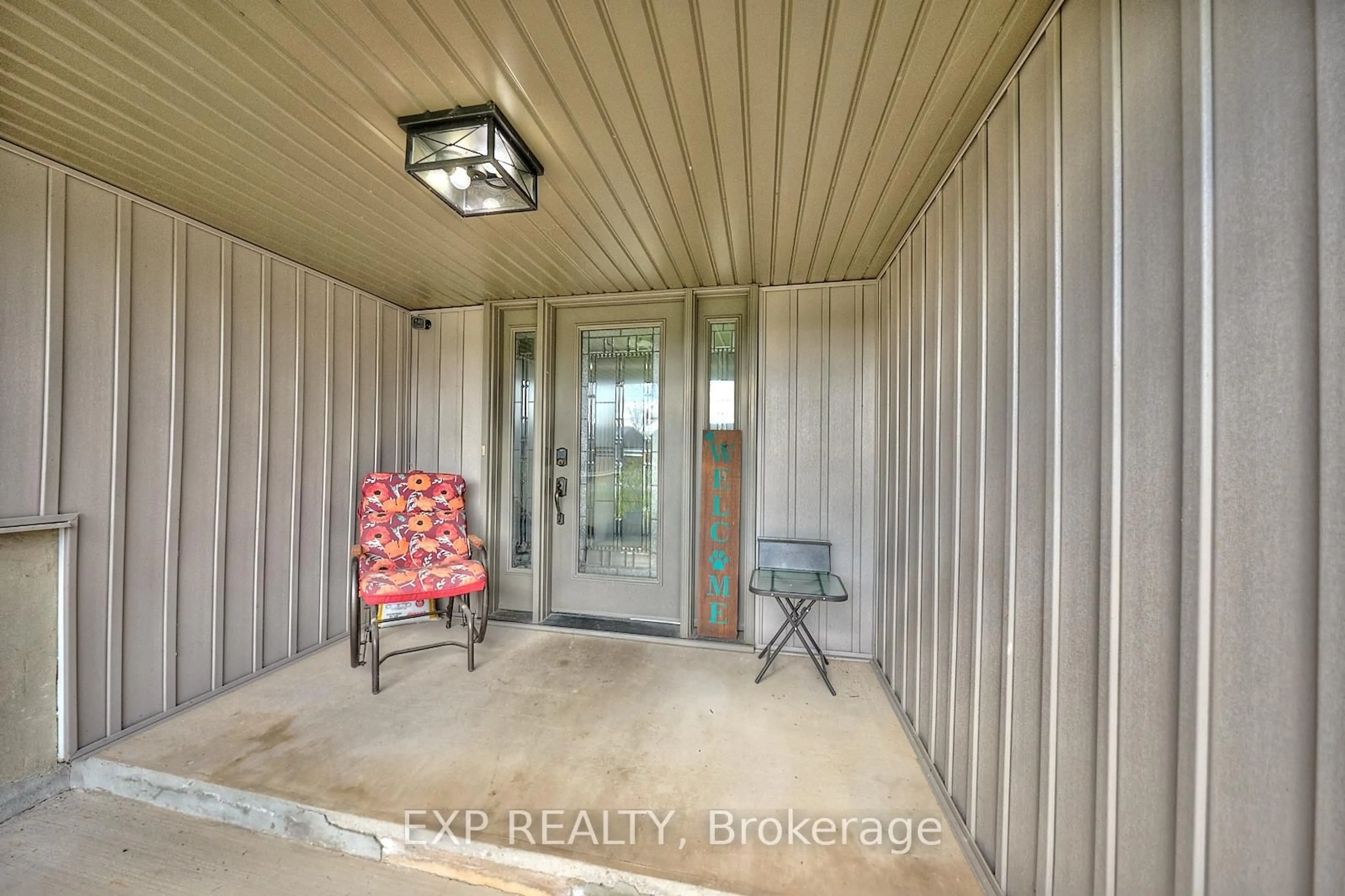 Indoor entryway for 765 GRANDVIEW Rd, Fort Erie Ontario L2A 4V6