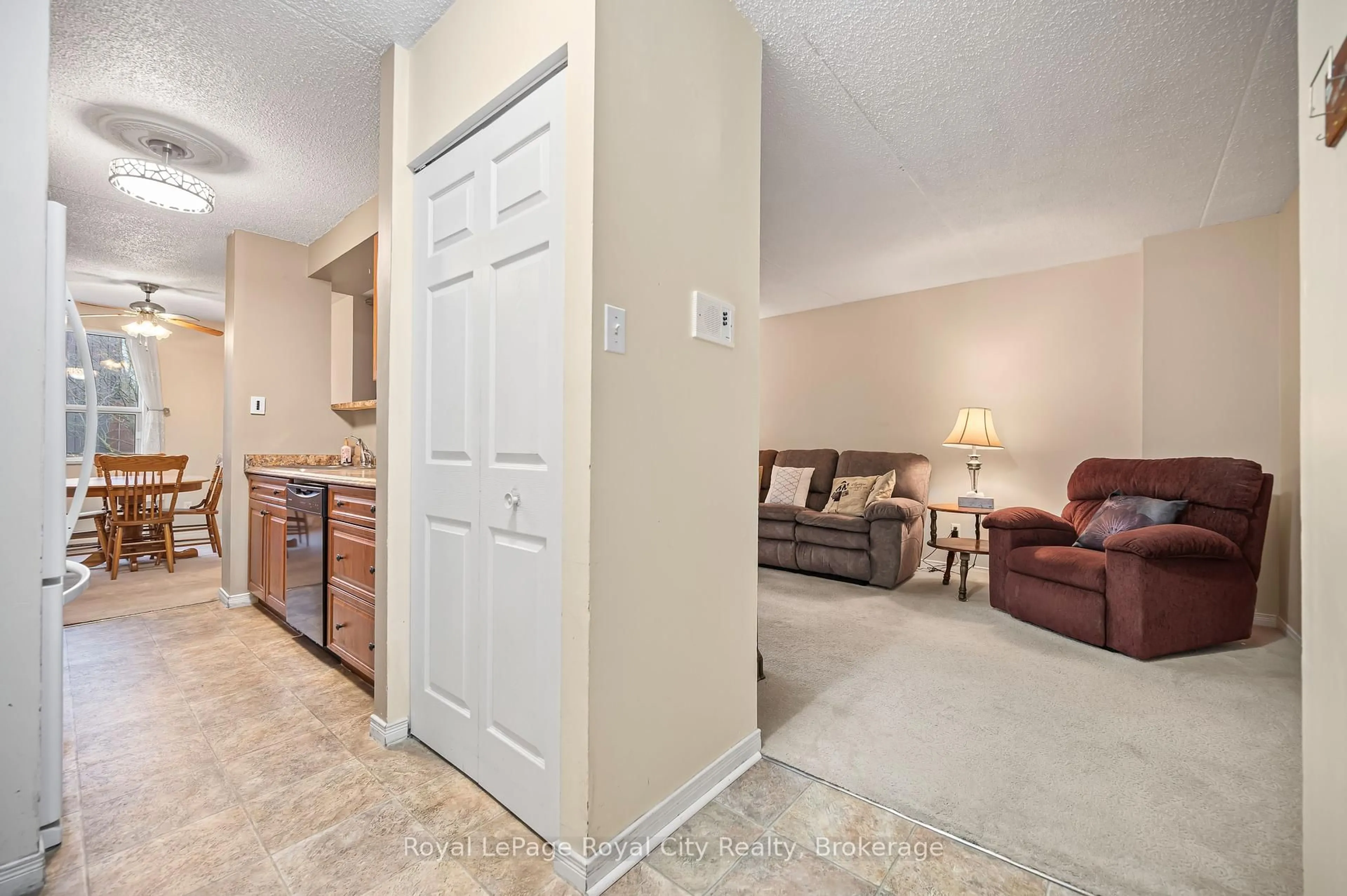 Indoor entryway for 75 Silvercreek Pkwy #208, Guelph Ontario N1H 7R9