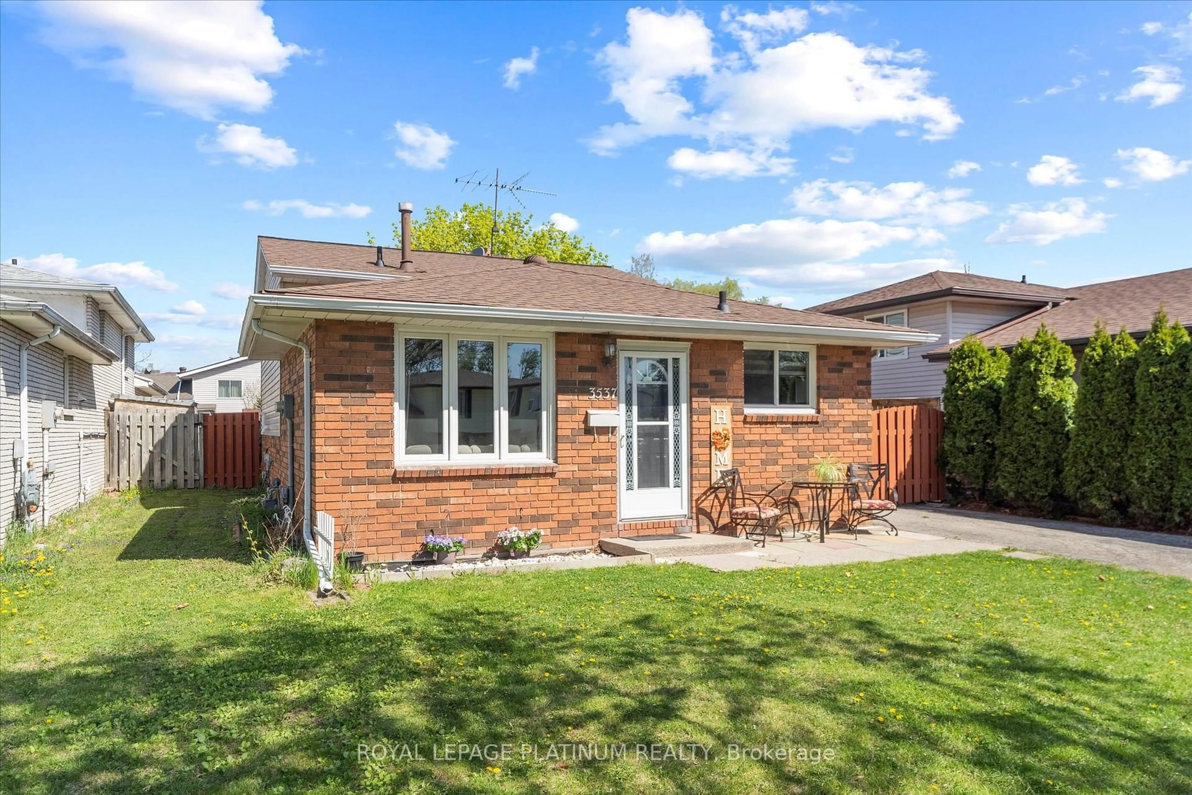 Home with brick exterior material, street for 3537 Hemlock Rd, Windsor Ontario N8R 2G5
