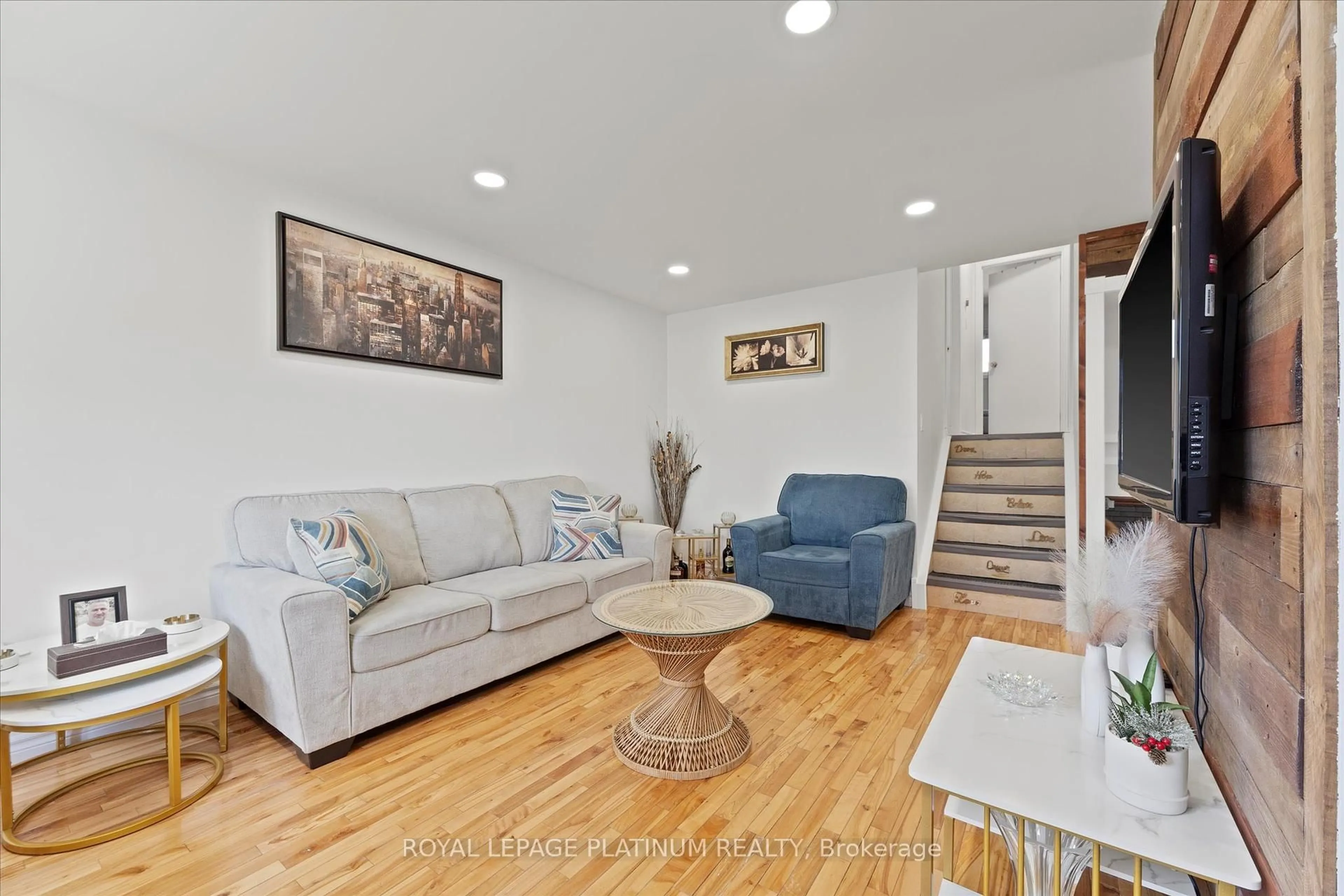 Living room with furniture, unknown for 3537 Hemlock Rd, Windsor Ontario N8R 2G5