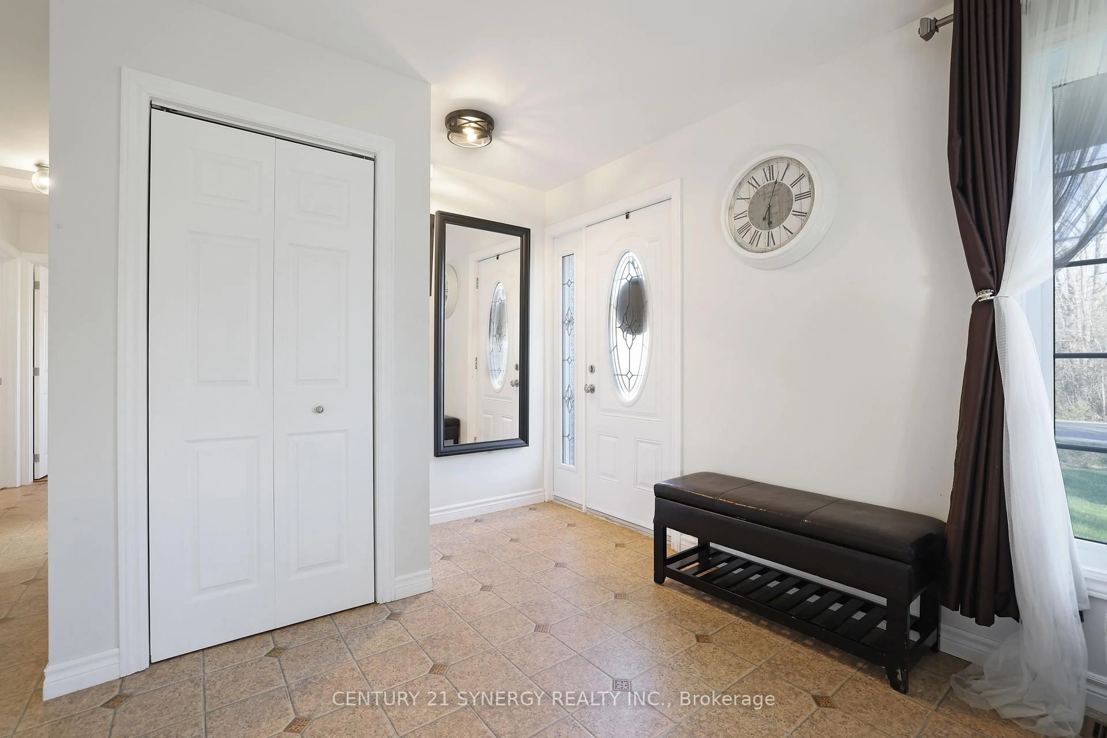Indoor entryway for 80 Eric Hutcheson Rd, Smith Falls Ontario K7A 0J7