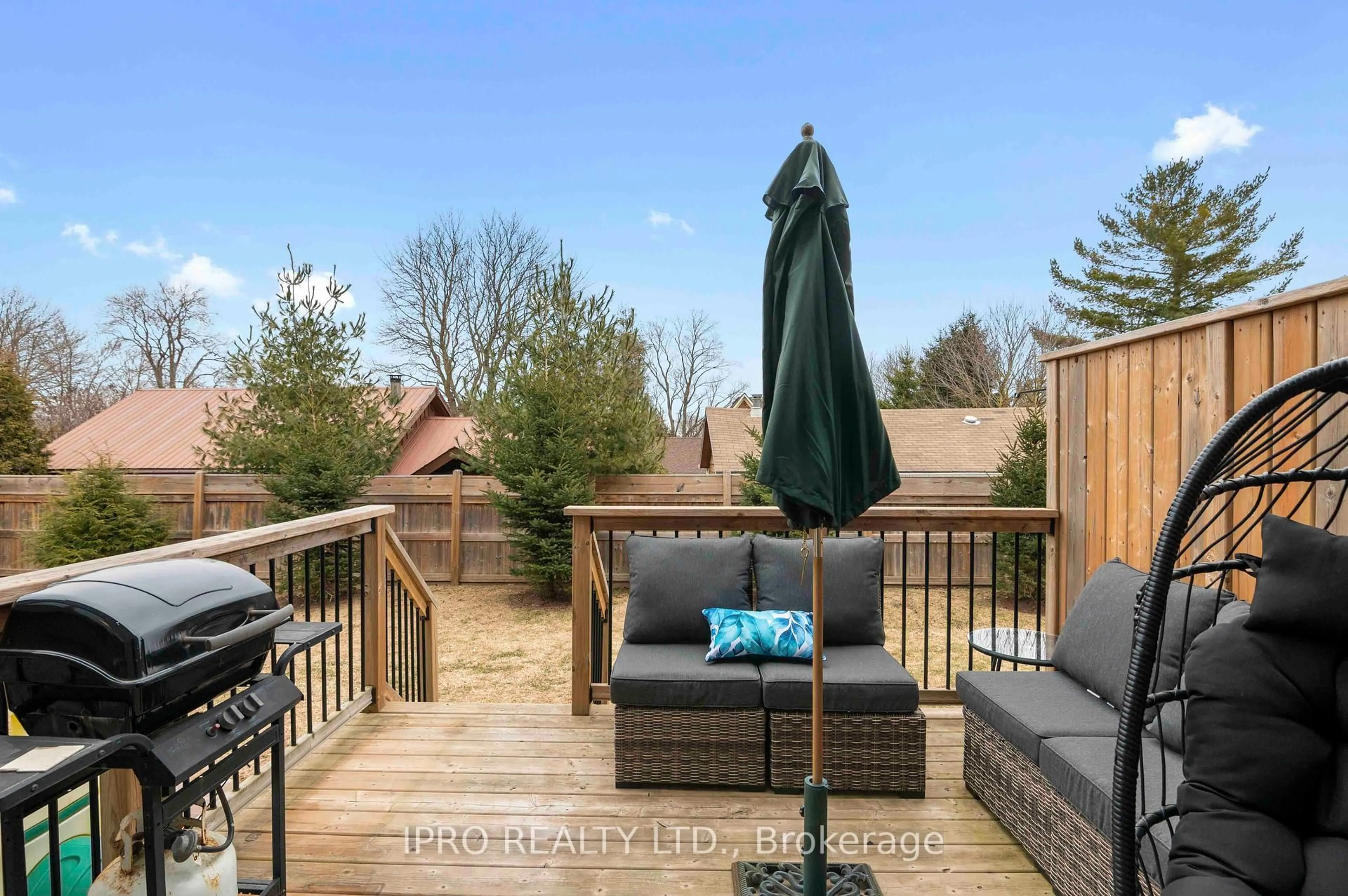 Patio, water/lake/river/ocean view for 19 Lawson St #13, East Luther Grand Valley Ontario L9W 7P1