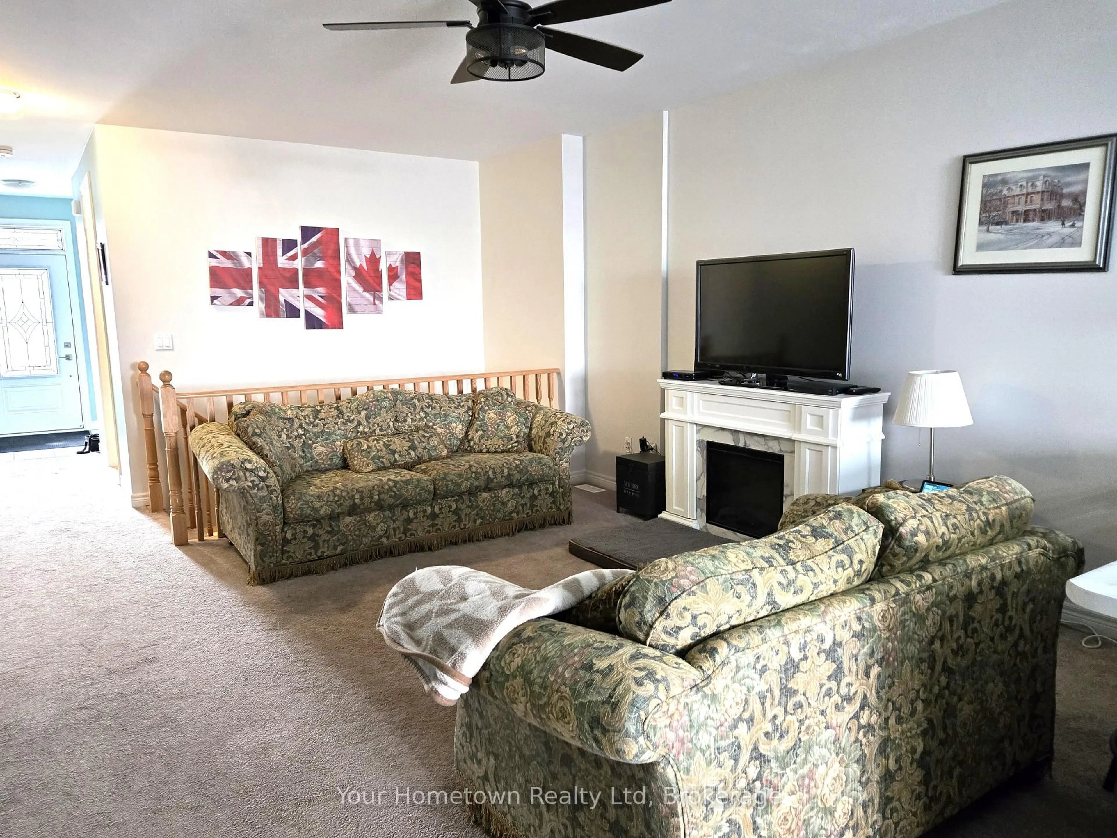 Living room with furniture, unknown for 28 Middleton Ave, Centre Wellington Ontario N1M 0G2