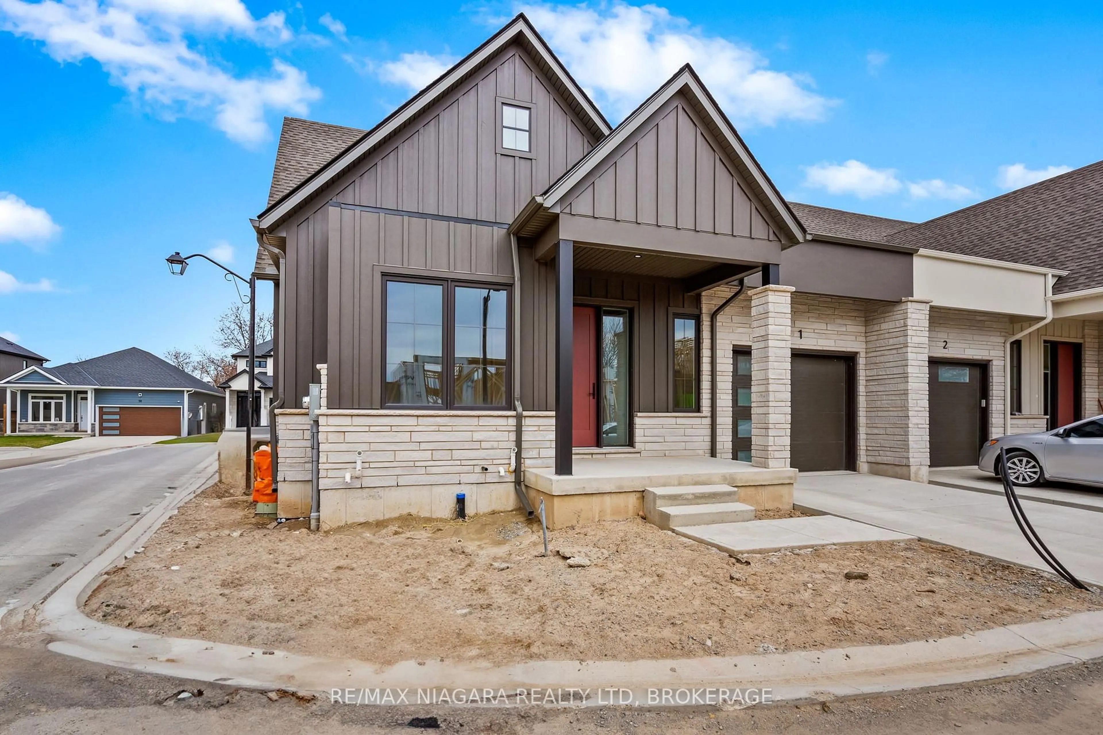 Home with brick exterior material, street for 41 Ivy Cres #1, Thorold Ontario L2V 0J9