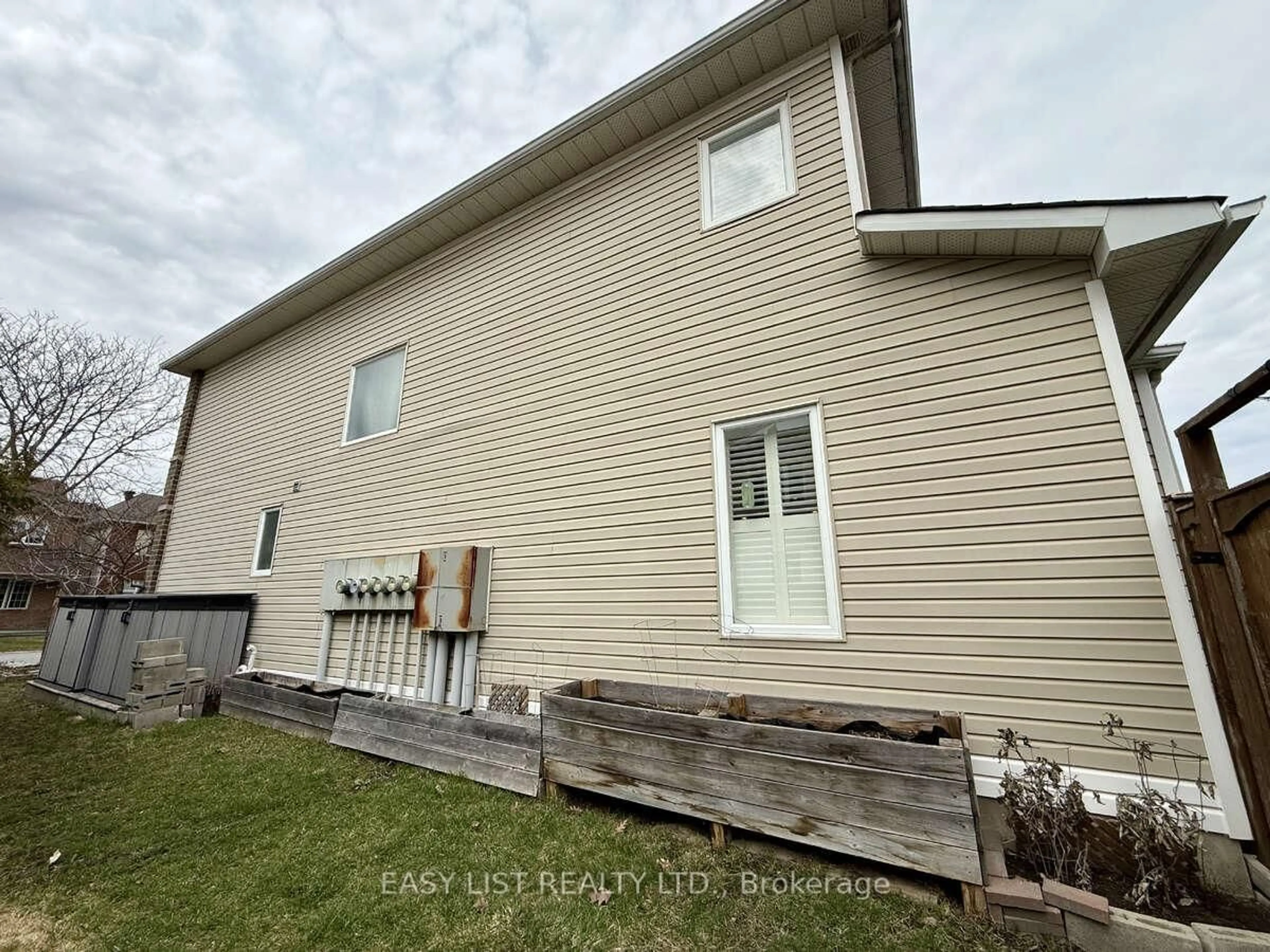 Unknown for 70 Appledale Dr, Ottawa Ontario K2J 4W6