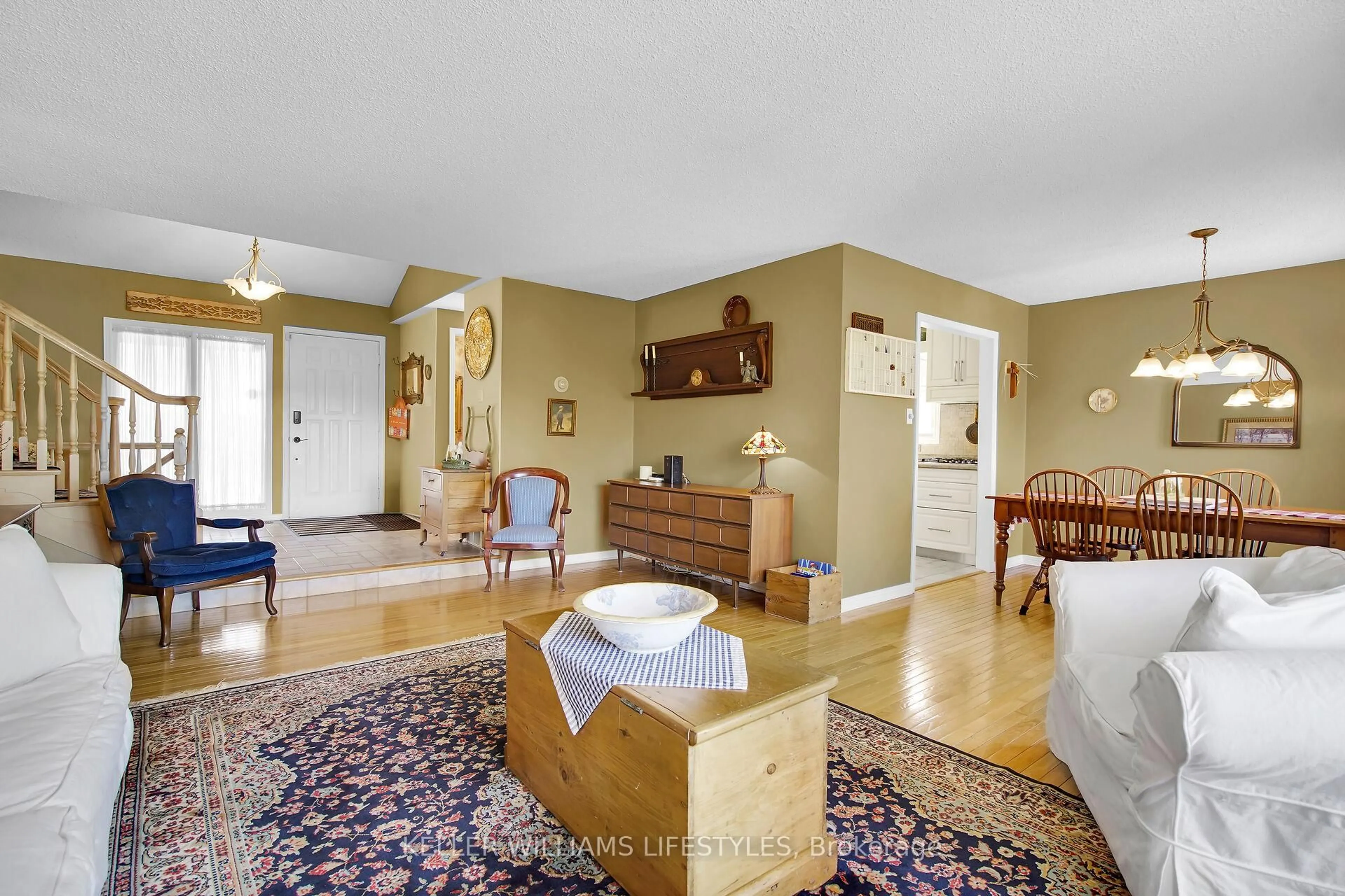 Unknown for 1241 Glenora Dr, London North Ontario N5X 2P6