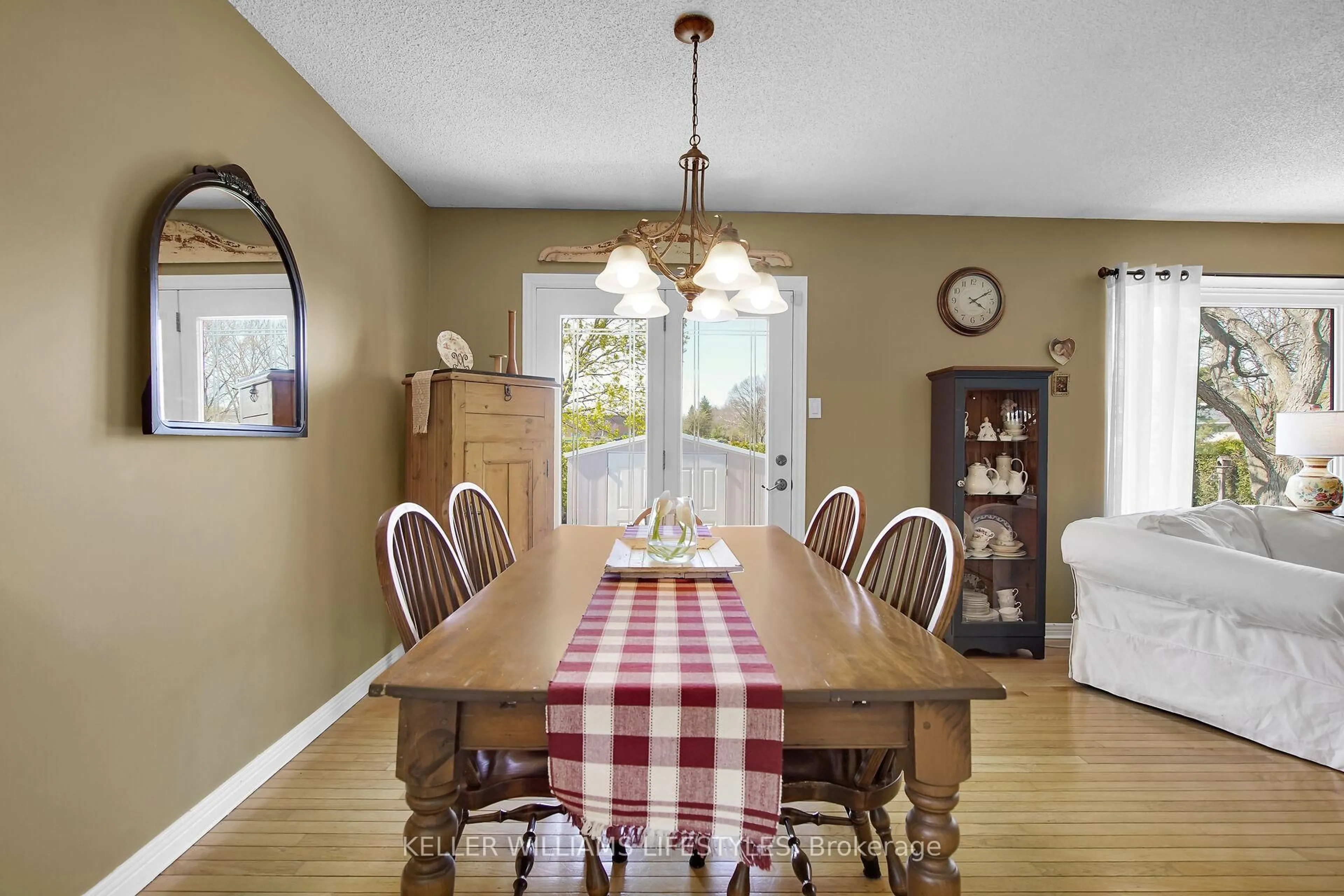 Dining room, wood/laminate floor for 1241 Glenora Dr, London North Ontario N5X 2P6