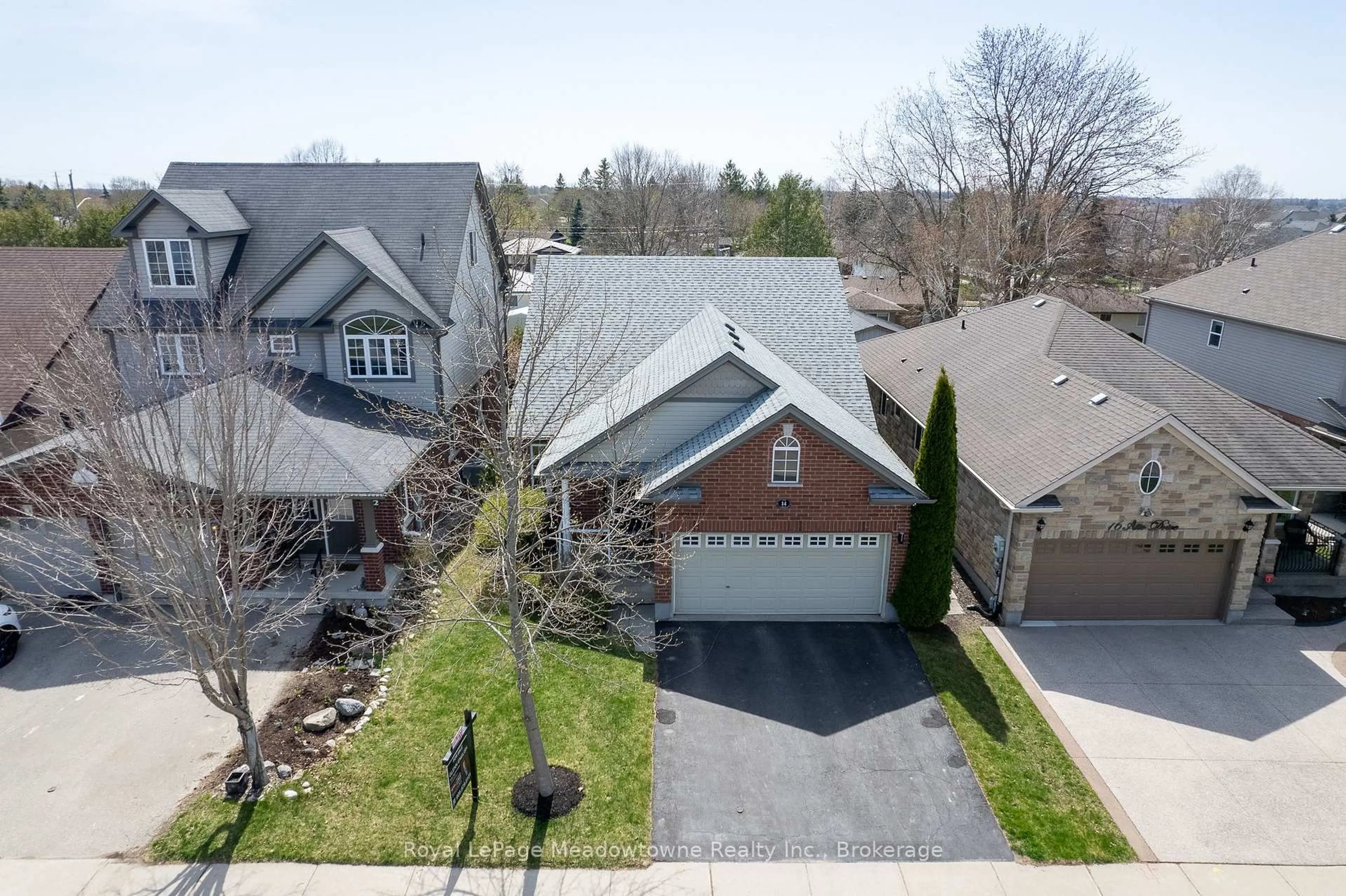A pic from outside/outdoor area/front of a property/back of a property/a pic from drone, street for 14 Atto Dr, Guelph Ontario N1E 0E4