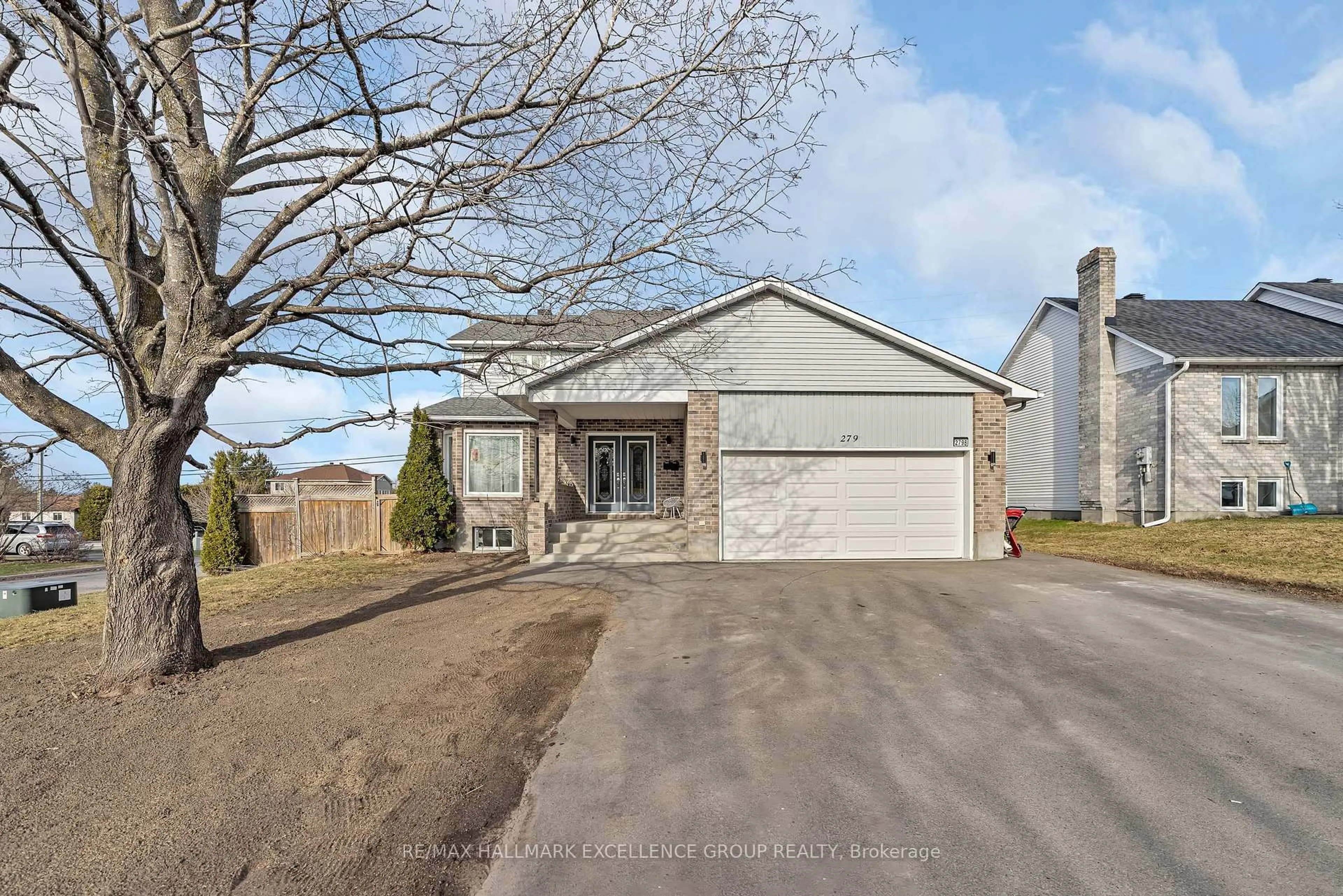 A pic from outside/outdoor area/front of a property/back of a property/a pic from drone, street for 279 Therese Ave, Clarence-Rockland Ontario K4K 1G9