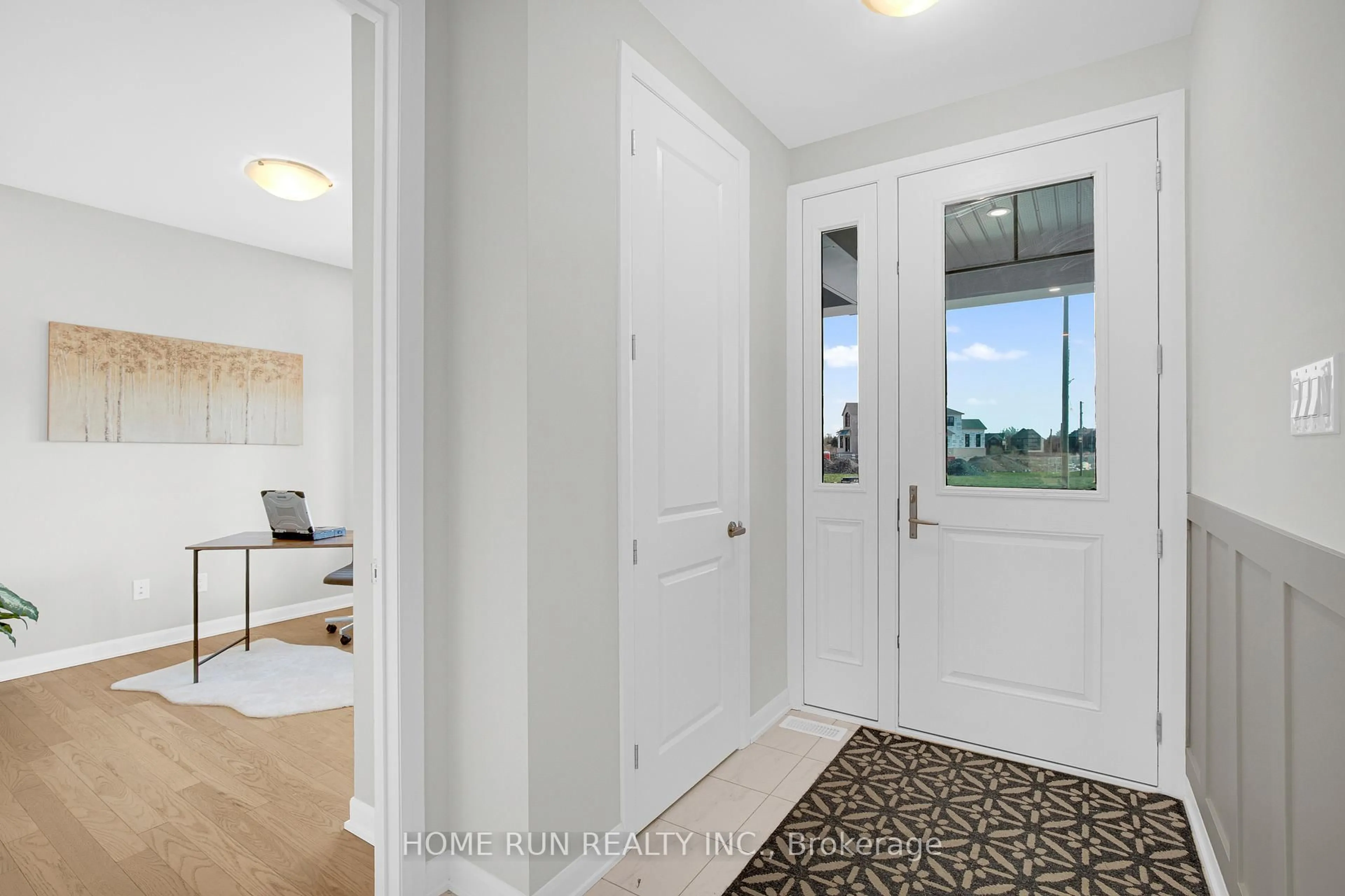 Indoor entryway for 23 Jetty Dr, Ottawa Ontario K4M 0N1