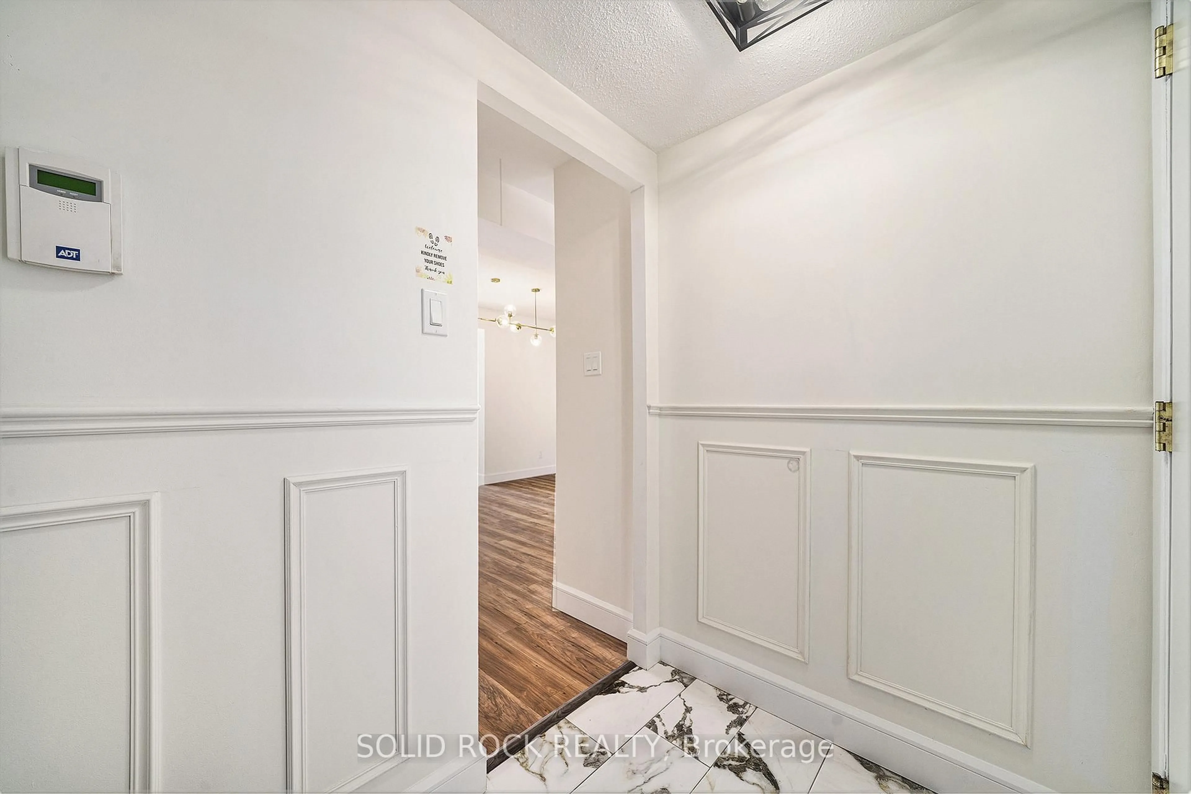 Unknown for 1641 Heatherington Rd #1, Ottawa Ontario K1V 8V8
